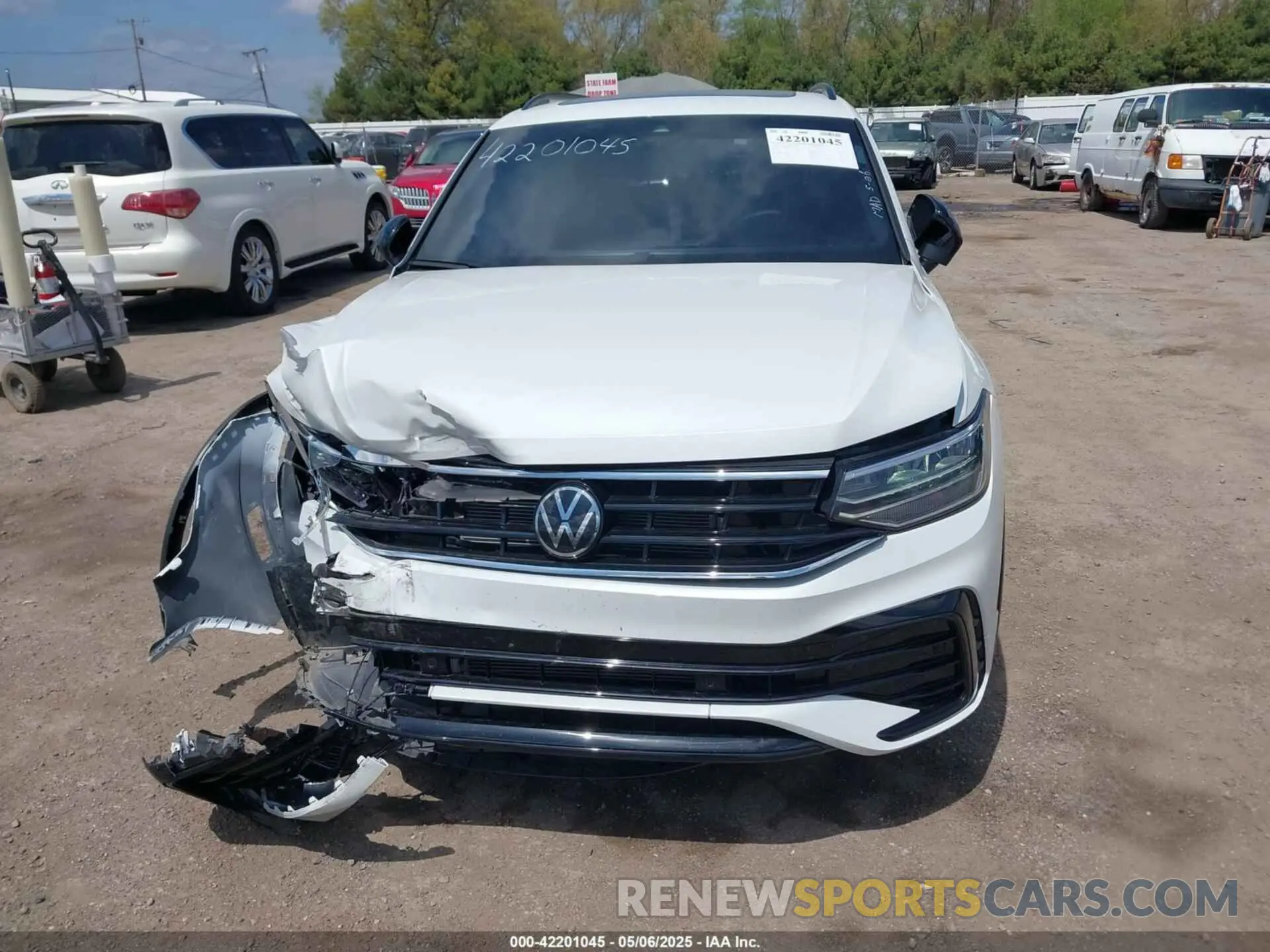 12 fotografías del automóvil dañado 3VV8B7AX2RM060780 VOLKSWAGEN TIGUAN 2024