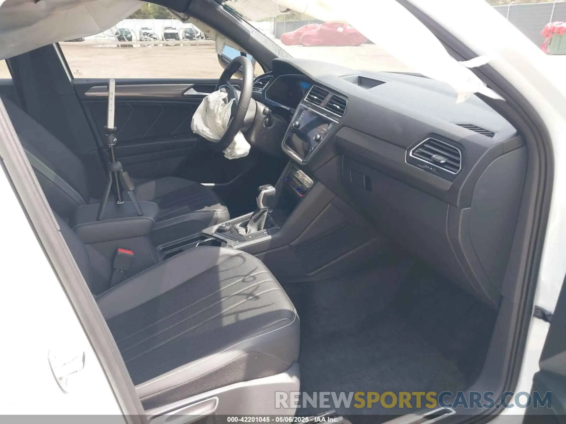 5 fotografías del automóvil dañado 3VV8B7AX2RM060780 VOLKSWAGEN TIGUAN 2024