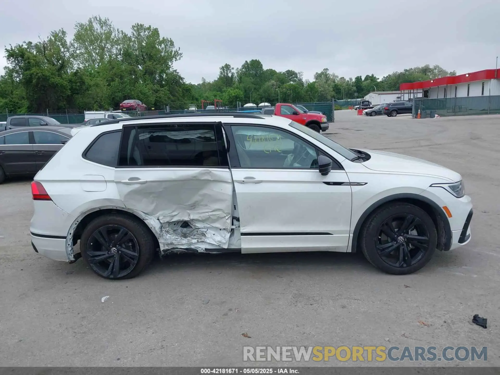 14 fotografías del automóvil dañado 3VV8B7AX3RM019431 VOLKSWAGEN TIGUAN 2024