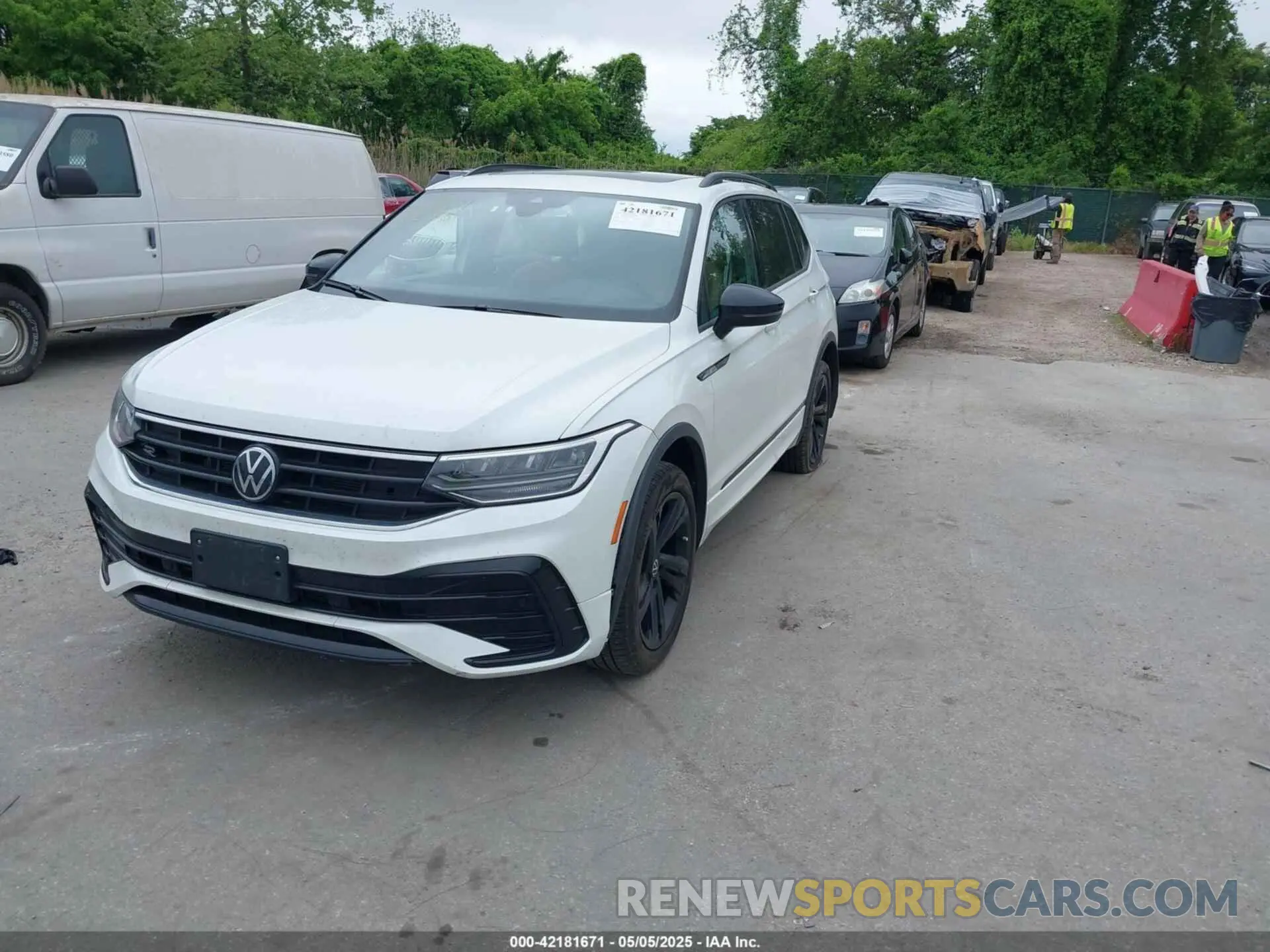 2 fotografías del automóvil dañado 3VV8B7AX3RM019431 VOLKSWAGEN TIGUAN 2024