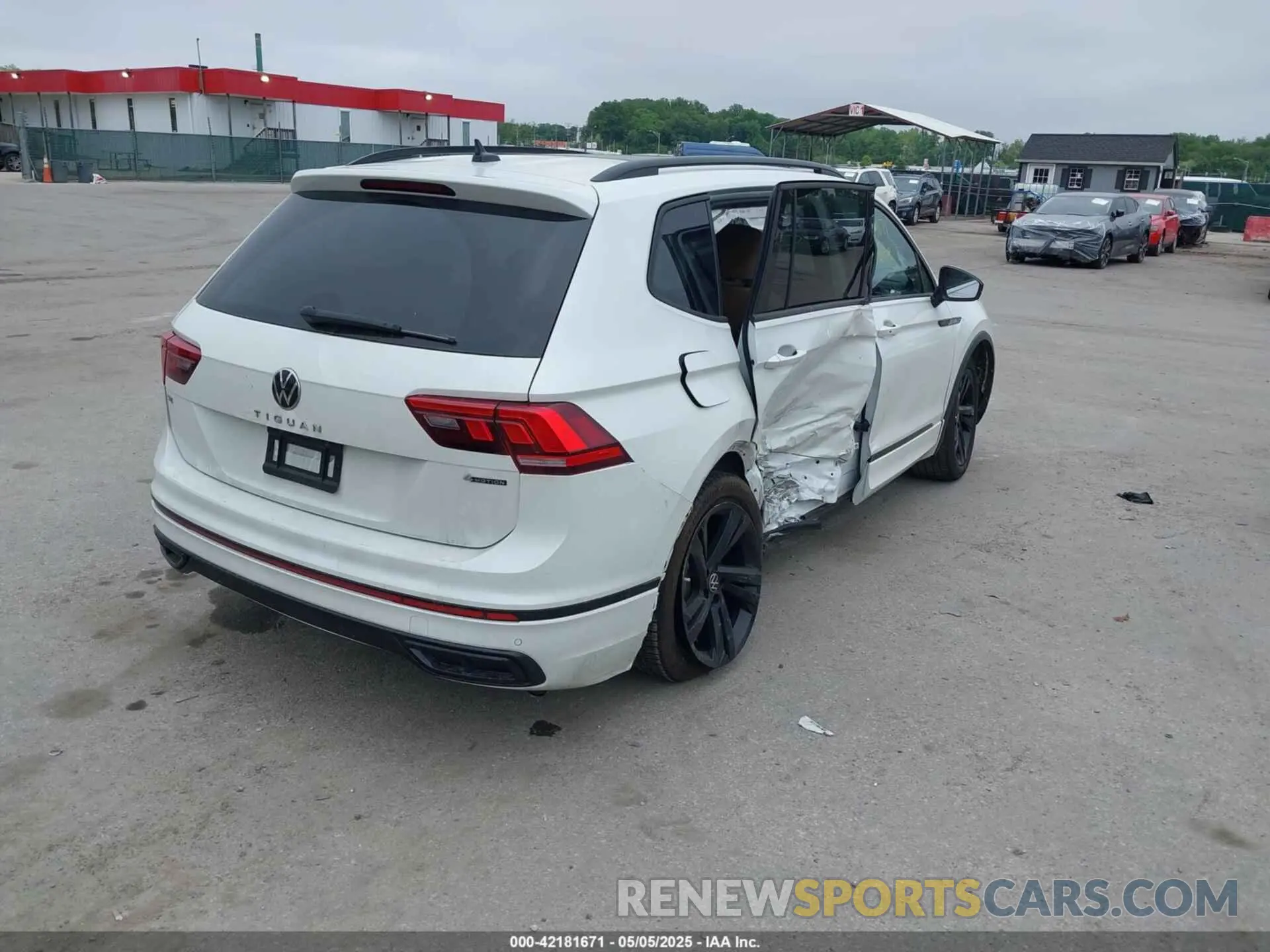 4 fotografías del automóvil dañado 3VV8B7AX3RM019431 VOLKSWAGEN TIGUAN 2024