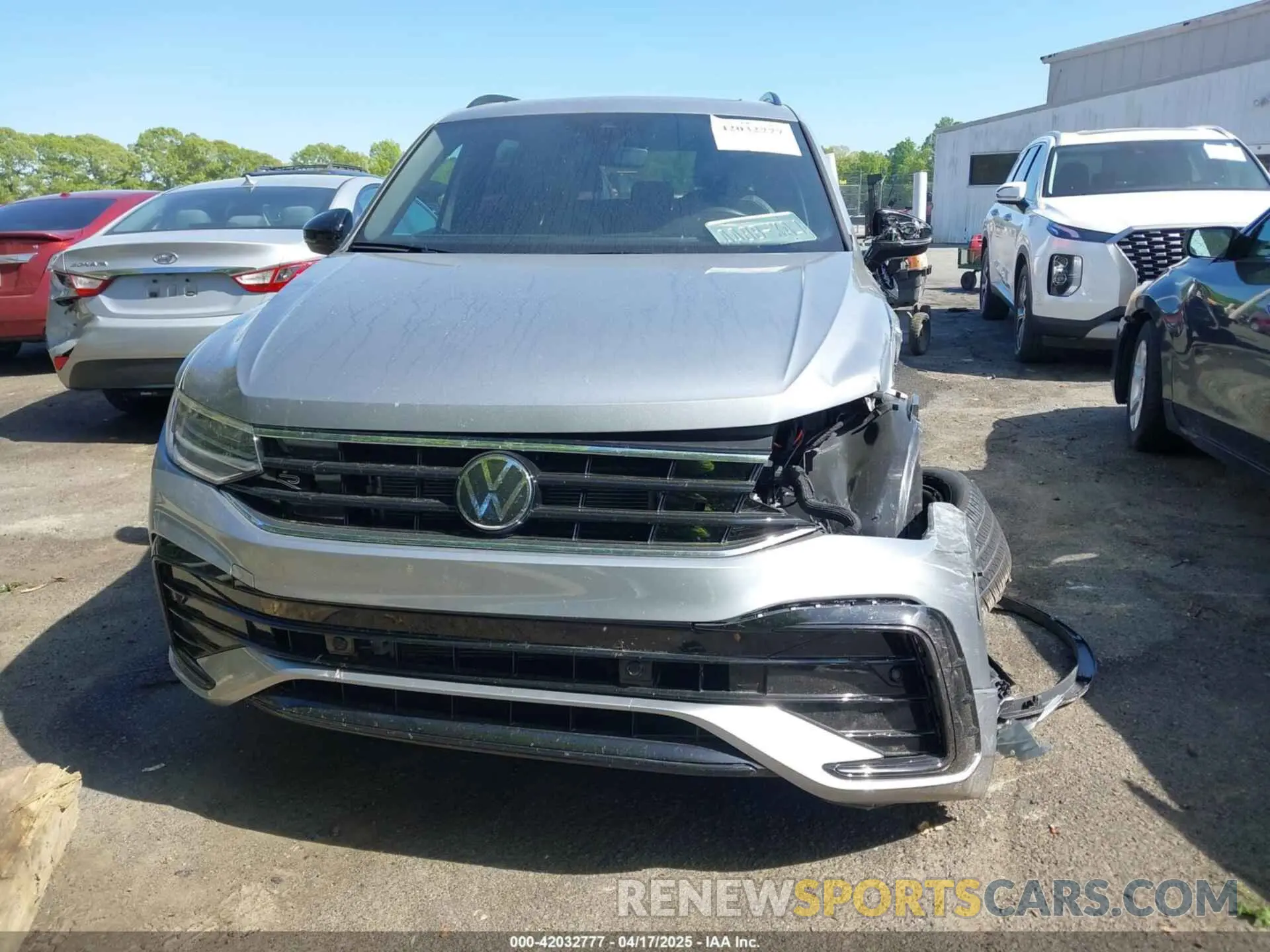 12 fotografías del automóvil dañado 3VV8B7AX3RM108710 VOLKSWAGEN TIGUAN 2024