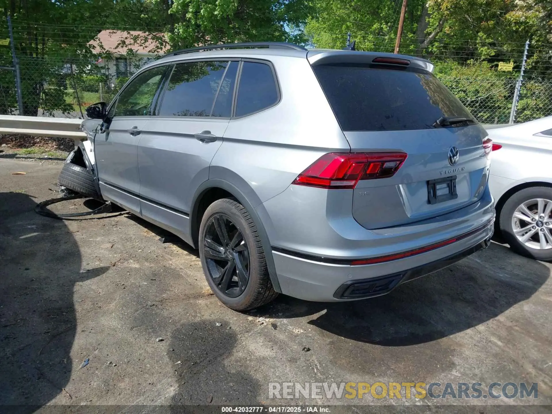 3 fotografías del automóvil dañado 3VV8B7AX3RM108710 VOLKSWAGEN TIGUAN 2024