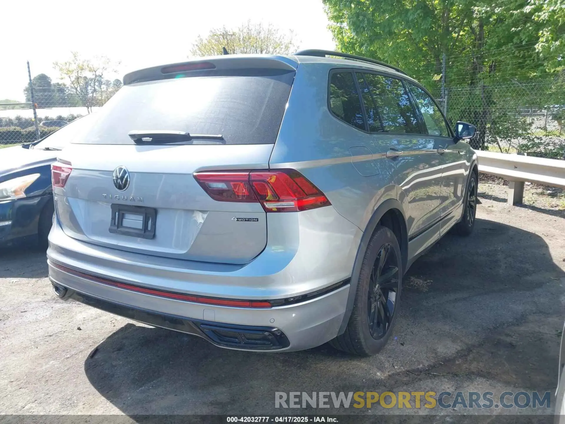 4 fotografías del automóvil dañado 3VV8B7AX3RM108710 VOLKSWAGEN TIGUAN 2024