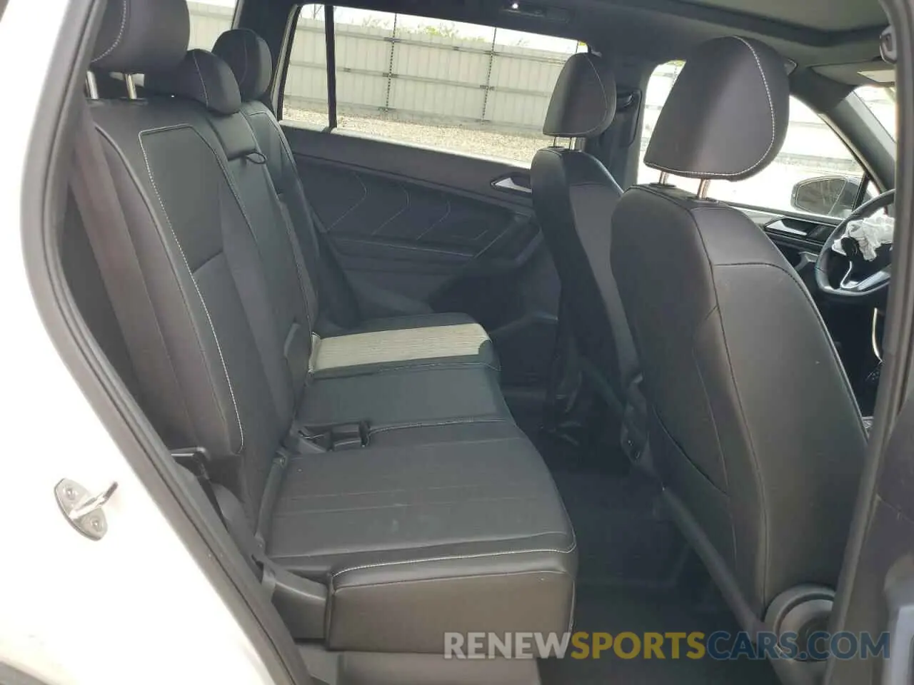 10 fotografías del automóvil dañado 3VV8B7AX4RM017767 VOLKSWAGEN TIGUAN 2024