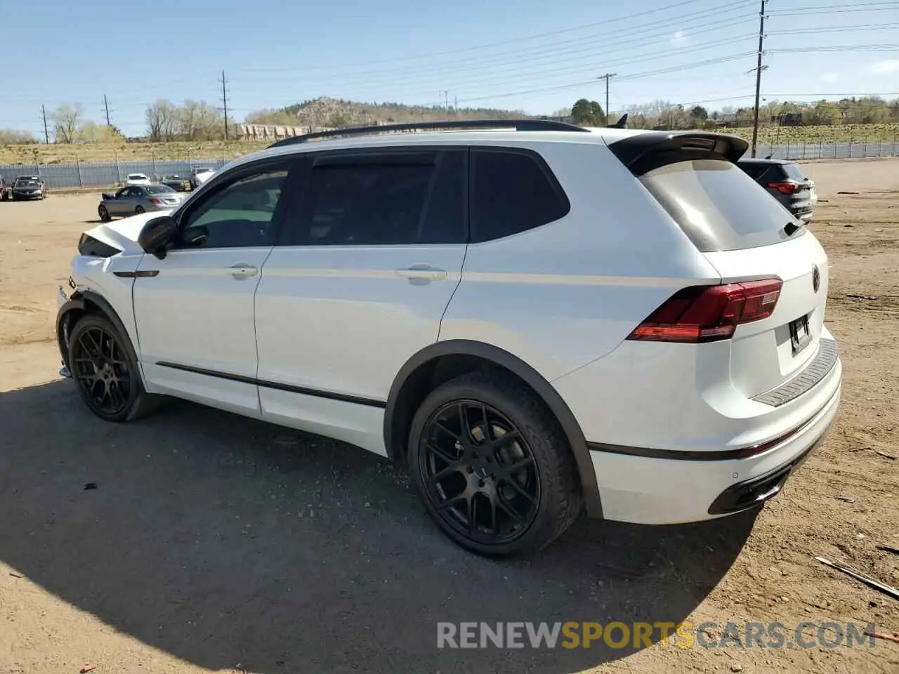 2 fotografías del automóvil dañado 3VV8B7AX4RM063972 VOLKSWAGEN TIGUAN 2024