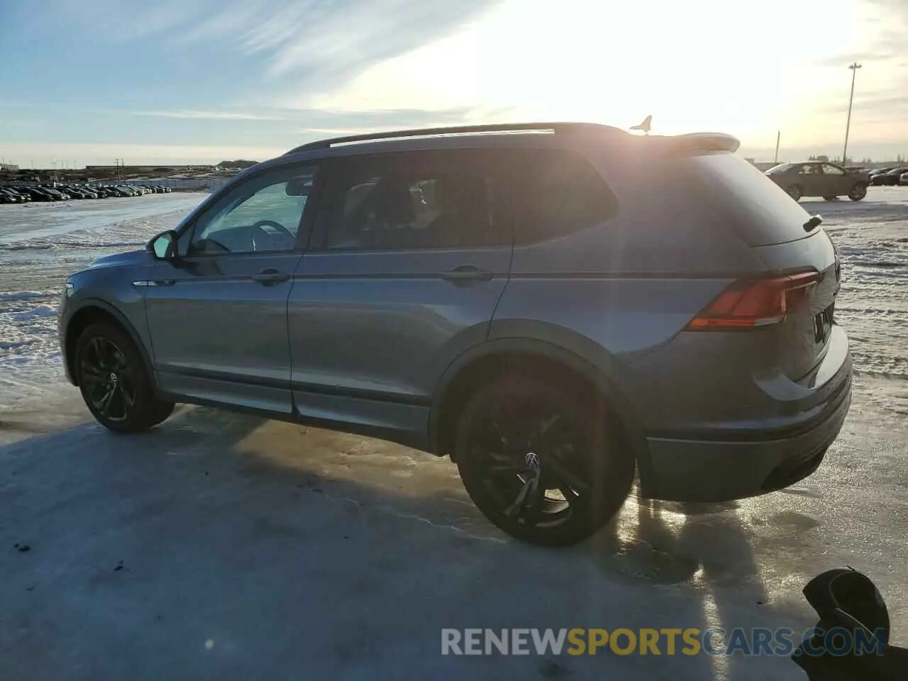 2 fotografías del automóvil dañado 3VV8B7AX4RM101894 VOLKSWAGEN TIGUAN 2024