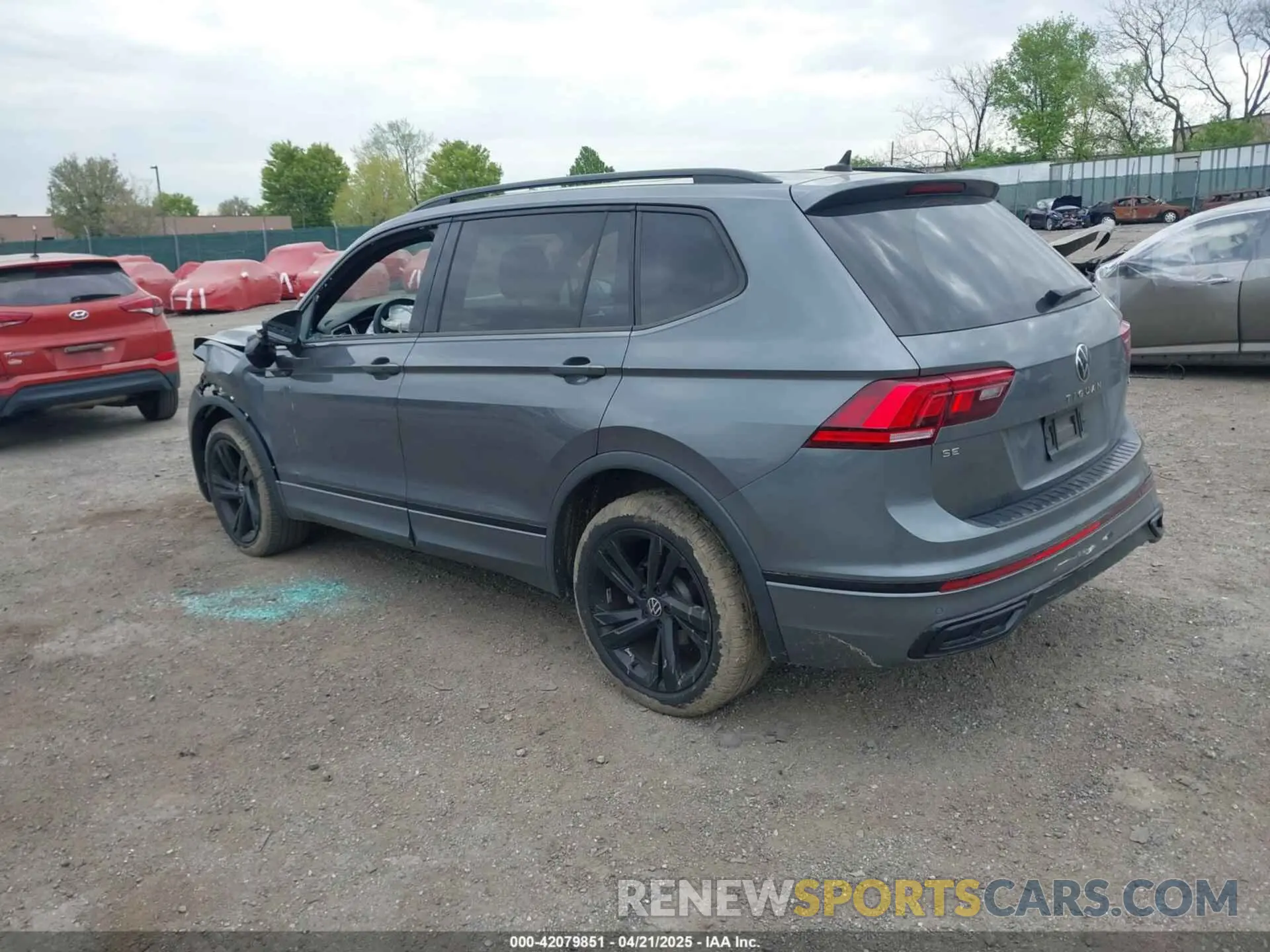 3 fotografías del automóvil dañado 3VV8B7AX7RM081396 VOLKSWAGEN TIGUAN 2024