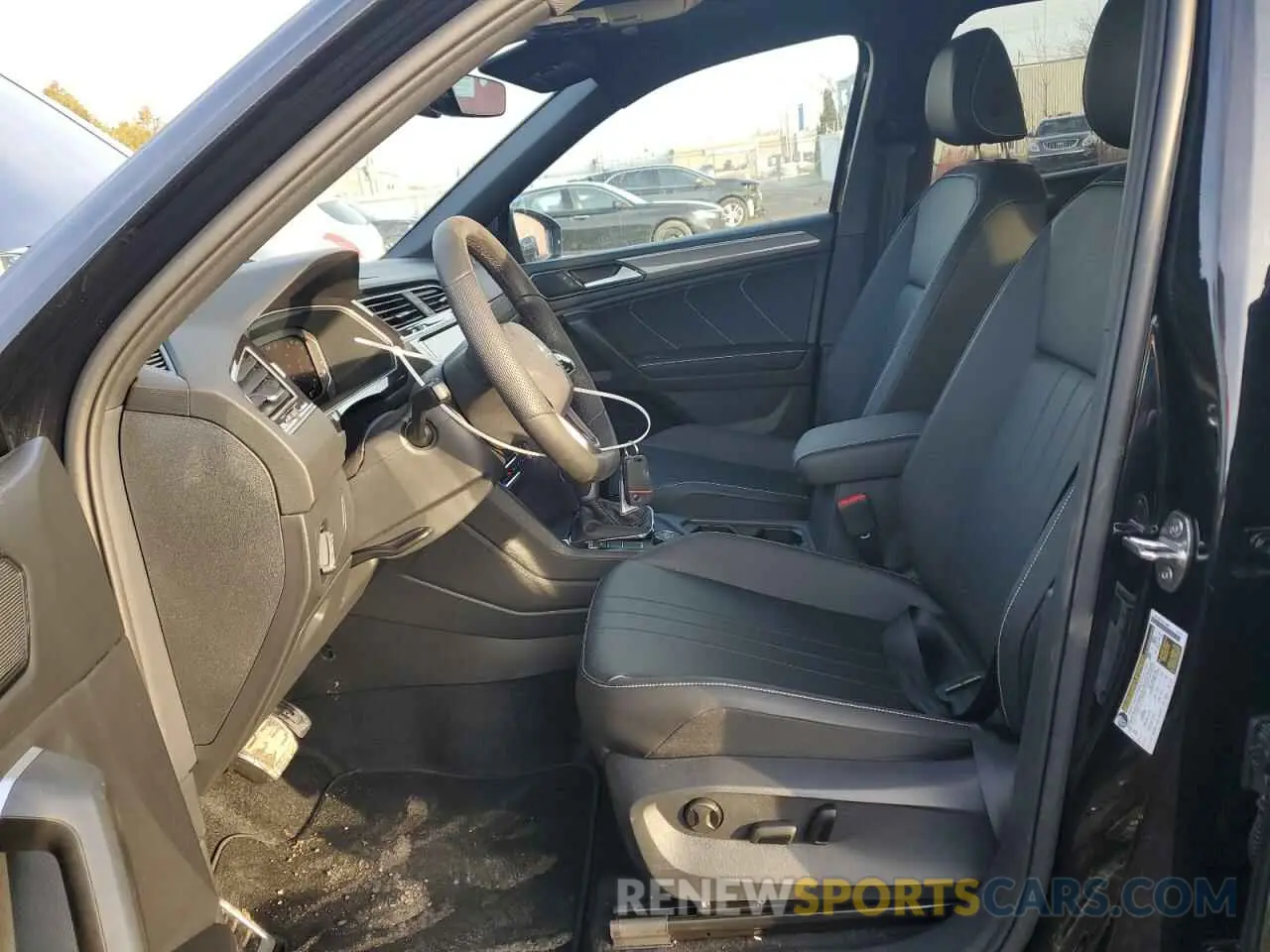 7 fotografías del automóvil dañado 3VV8B7AX7RM218658 VOLKSWAGEN TIGUAN 2024