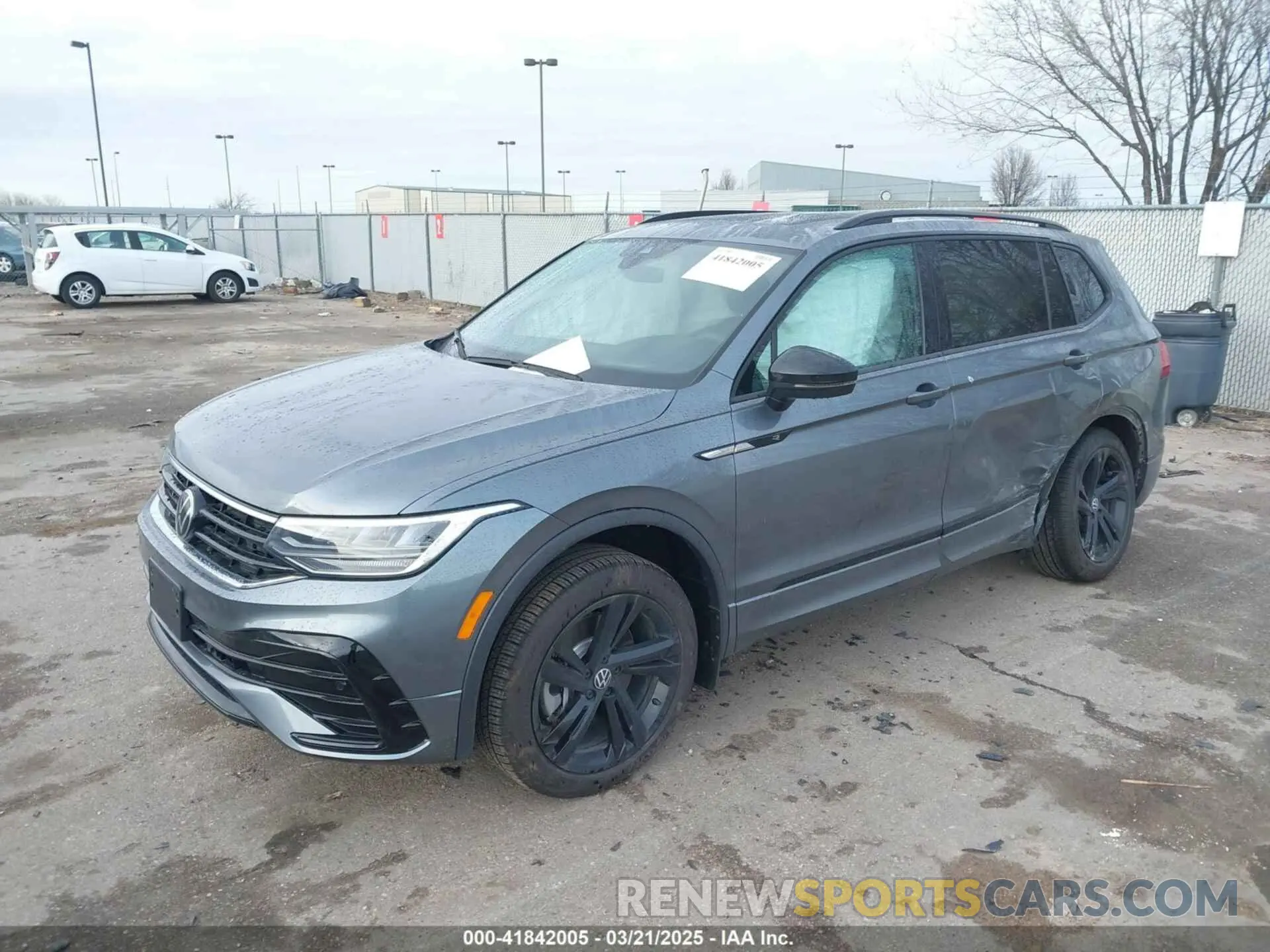 2 fotografías del automóvil dañado 3VV8B7AXXRM116335 VOLKSWAGEN TIGUAN 2024