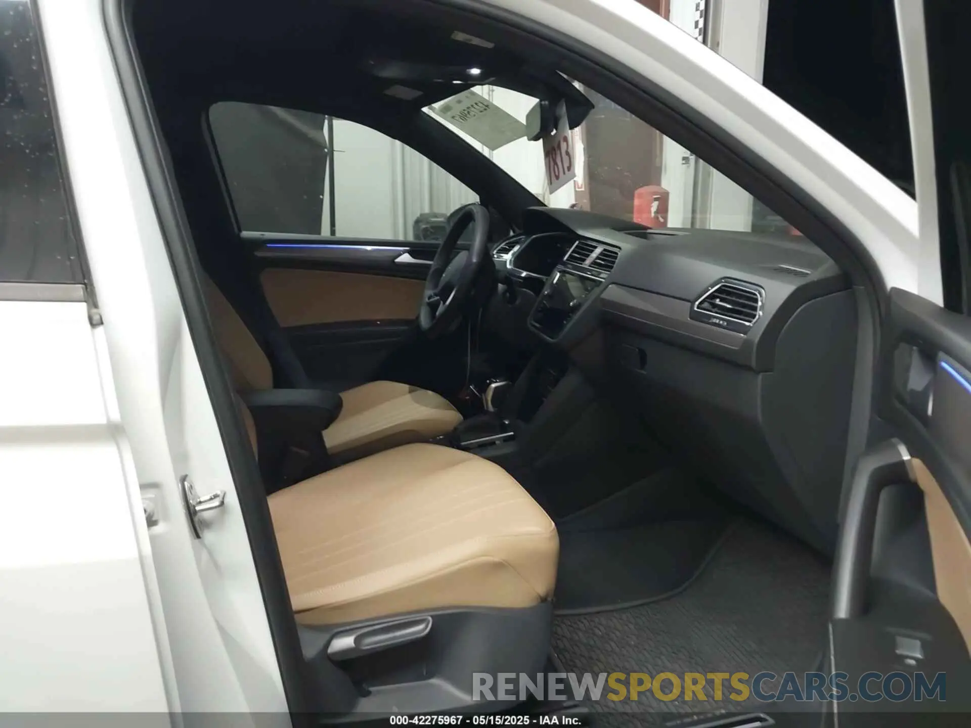5 fotografías del automóvil dañado 3VVCB7AX2RM231148 VOLKSWAGEN TIGUAN 2024