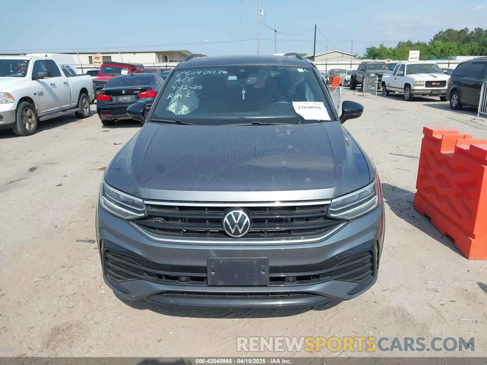 12 fotografías del automóvil dañado 3VVCB7AX3RM072205 VOLKSWAGEN TIGUAN 2024