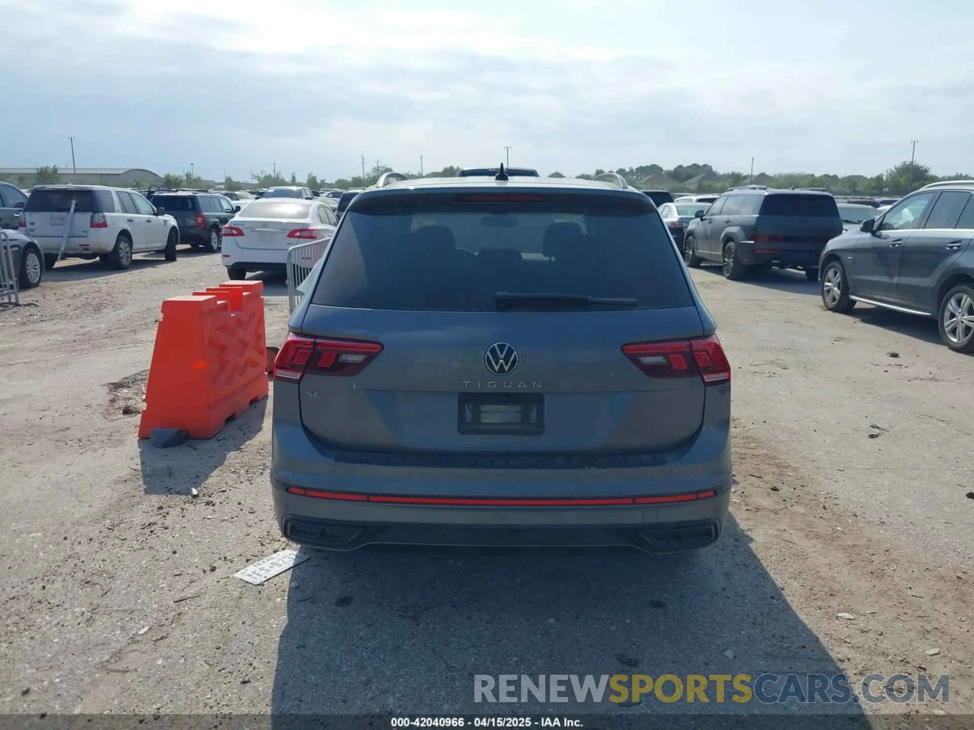 16 fotografías del automóvil dañado 3VVCB7AX3RM072205 VOLKSWAGEN TIGUAN 2024