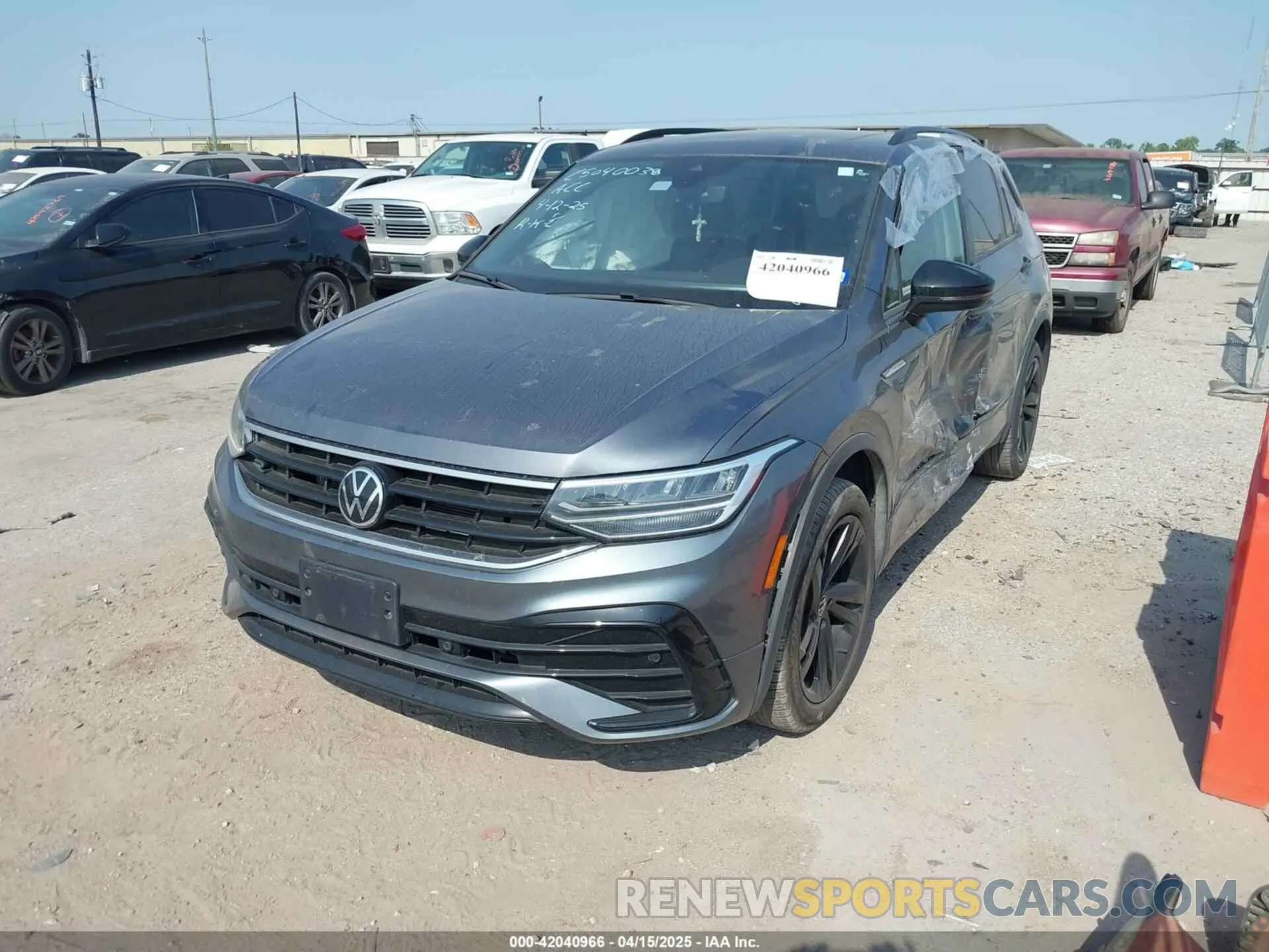 2 fotografías del automóvil dañado 3VVCB7AX3RM072205 VOLKSWAGEN TIGUAN 2024