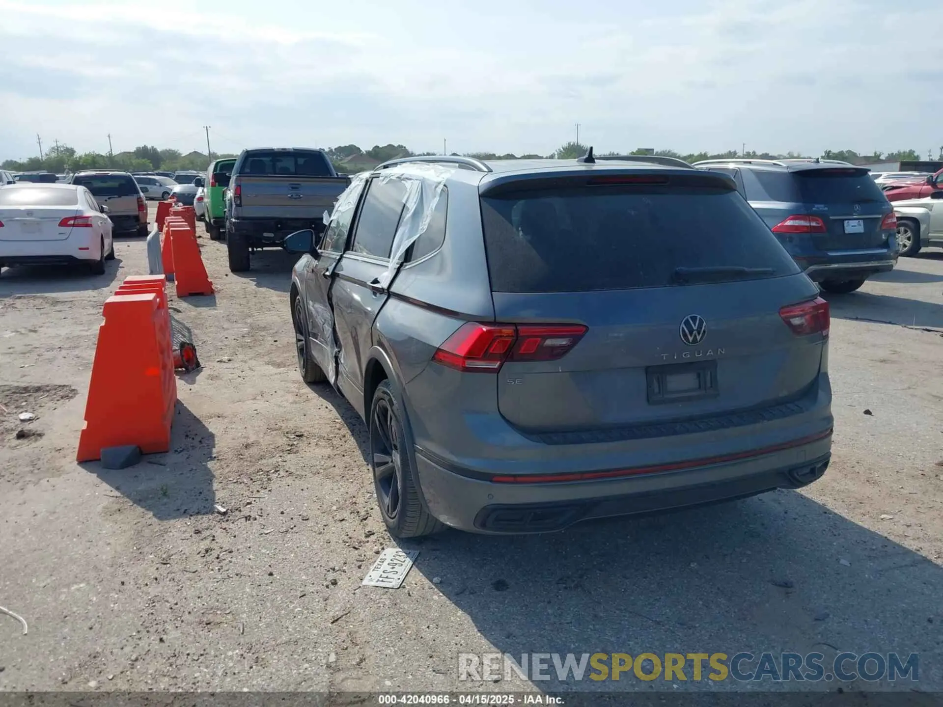 3 fotografías del automóvil dañado 3VVCB7AX3RM072205 VOLKSWAGEN TIGUAN 2024