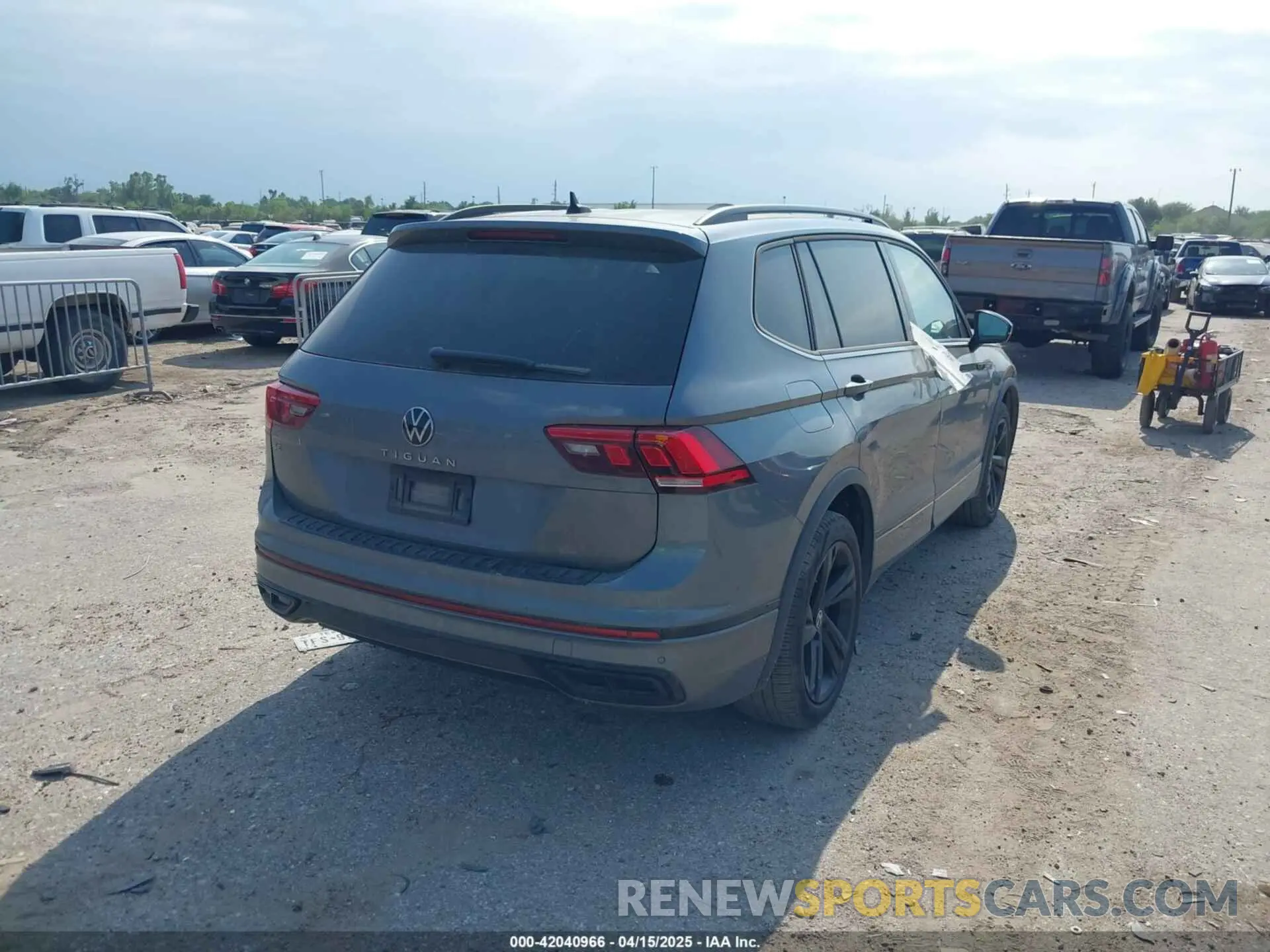 4 fotografías del automóvil dañado 3VVCB7AX3RM072205 VOLKSWAGEN TIGUAN 2024