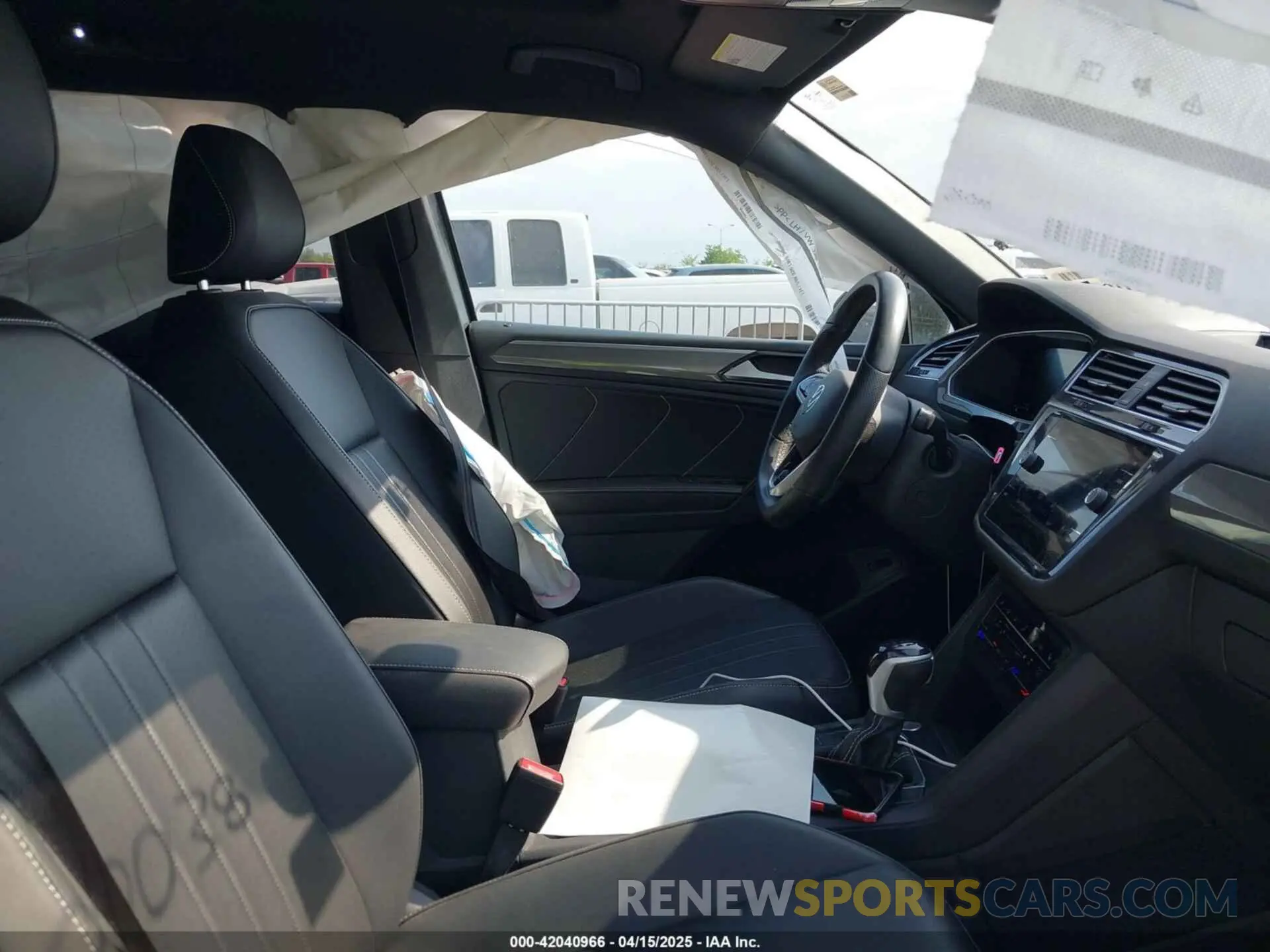 5 fotografías del automóvil dañado 3VVCB7AX3RM072205 VOLKSWAGEN TIGUAN 2024