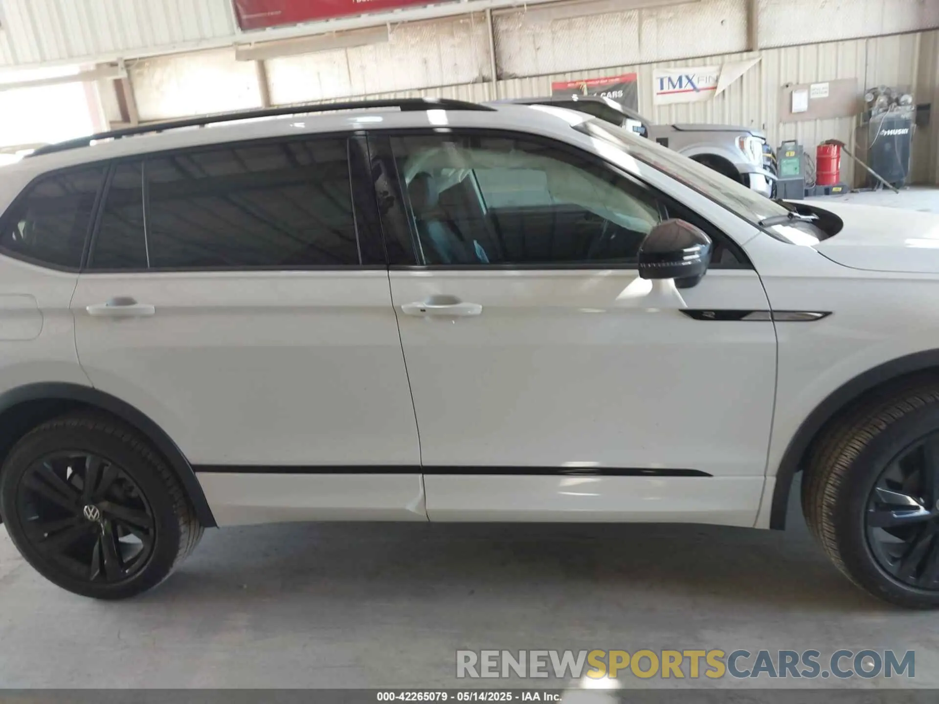 13 fotografías del automóvil dañado 3VVCB7AX4RM108239 VOLKSWAGEN TIGUAN 2024
