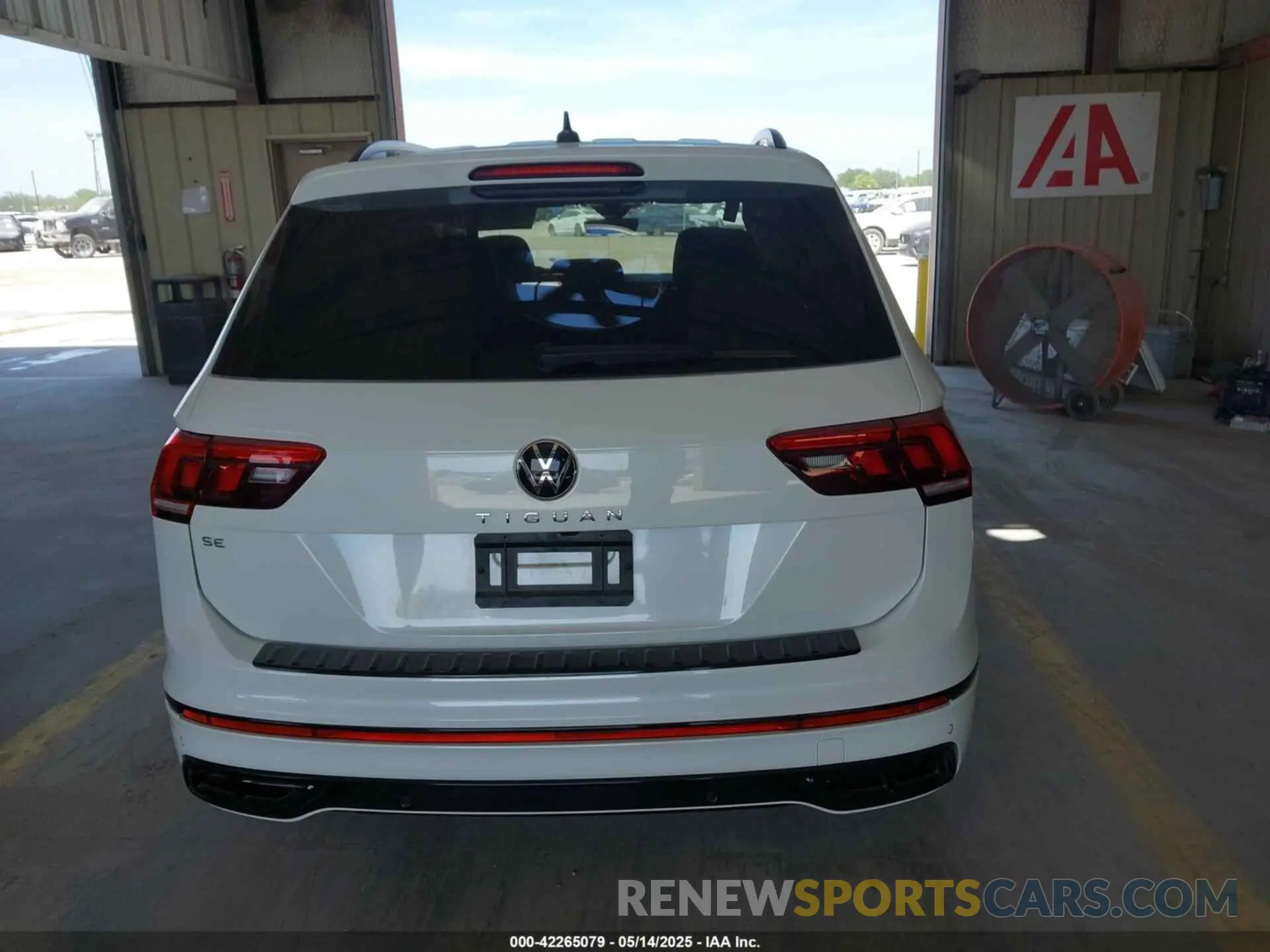 16 fotografías del automóvil dañado 3VVCB7AX4RM108239 VOLKSWAGEN TIGUAN 2024