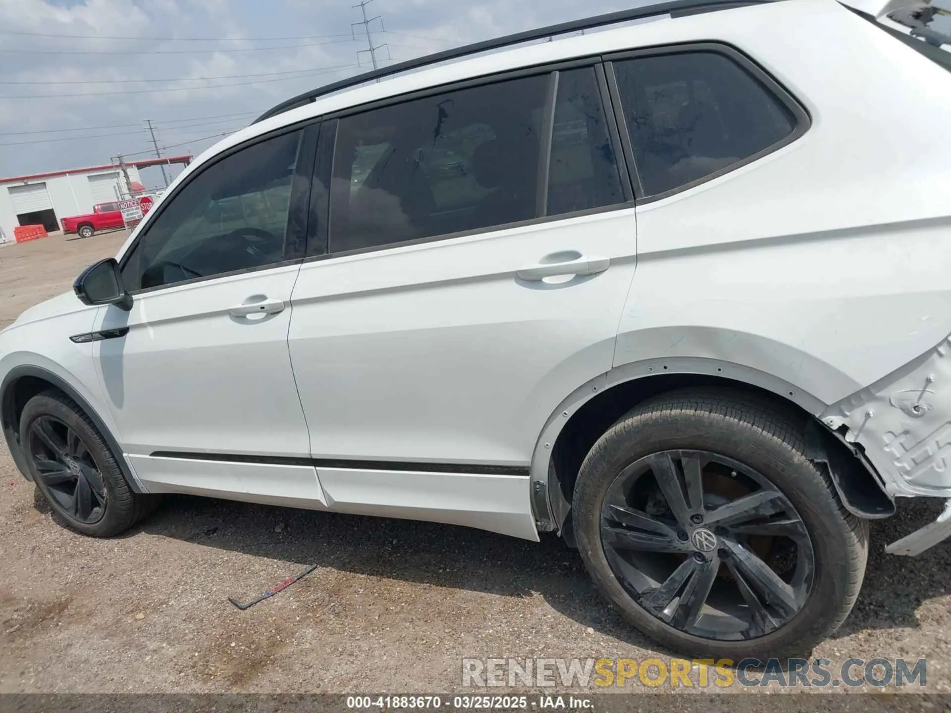 15 fotografías del automóvil dañado 3VVCB7AX5RM053896 VOLKSWAGEN TIGUAN 2024