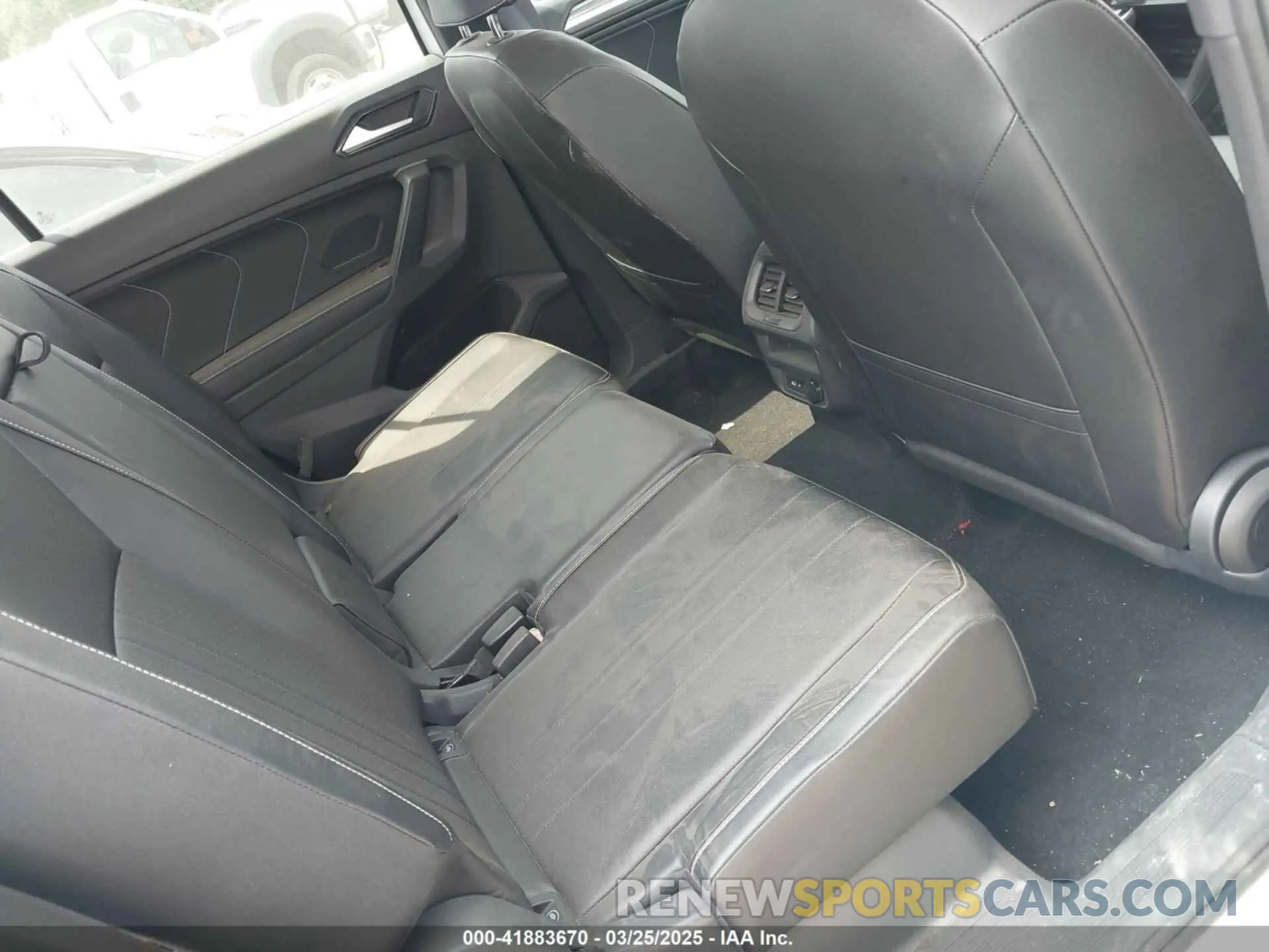 8 fotografías del automóvil dañado 3VVCB7AX5RM053896 VOLKSWAGEN TIGUAN 2024
