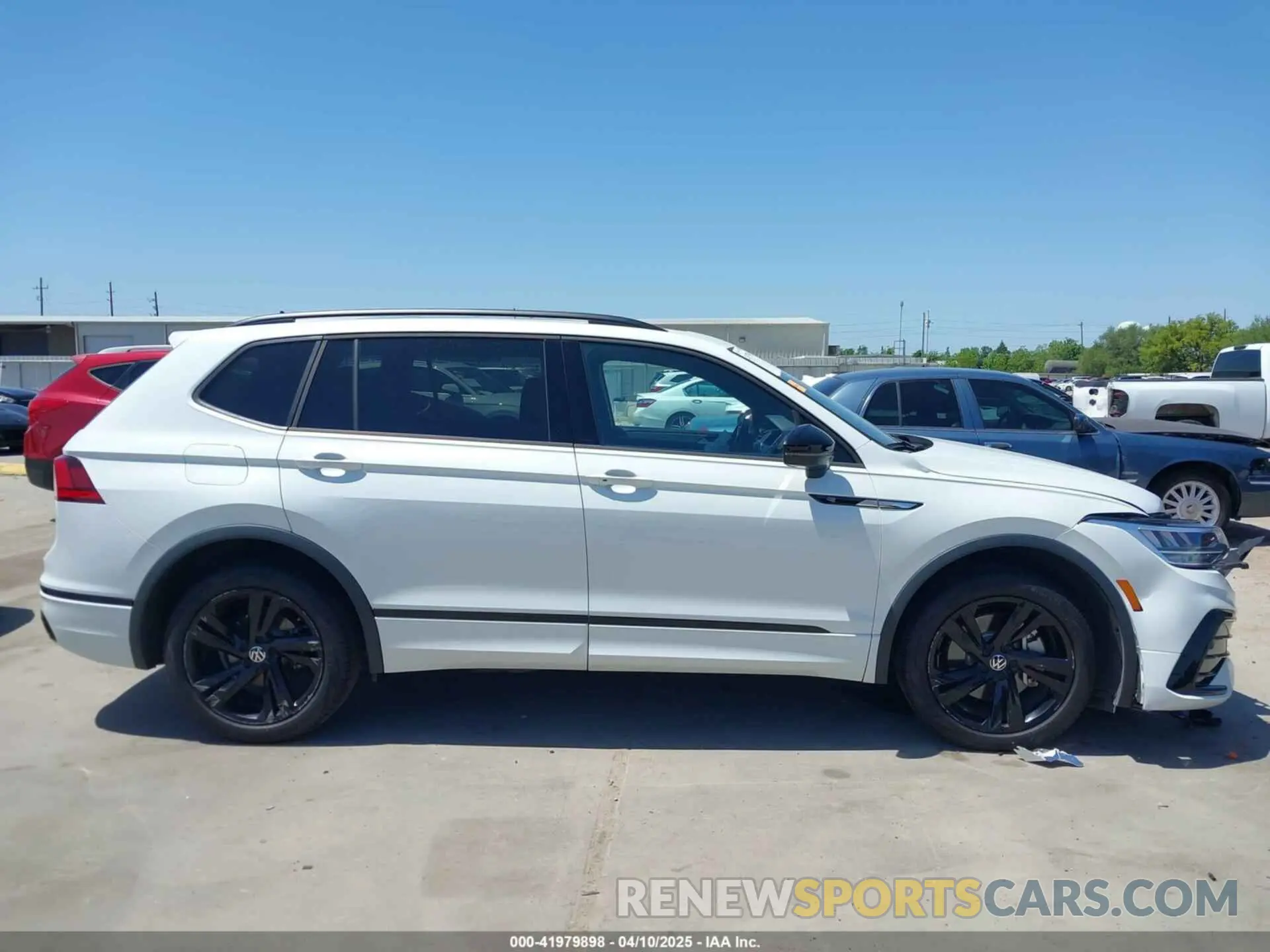 13 fotografías del automóvil dañado 3VVCB7AX8RM127246 VOLKSWAGEN TIGUAN 2024