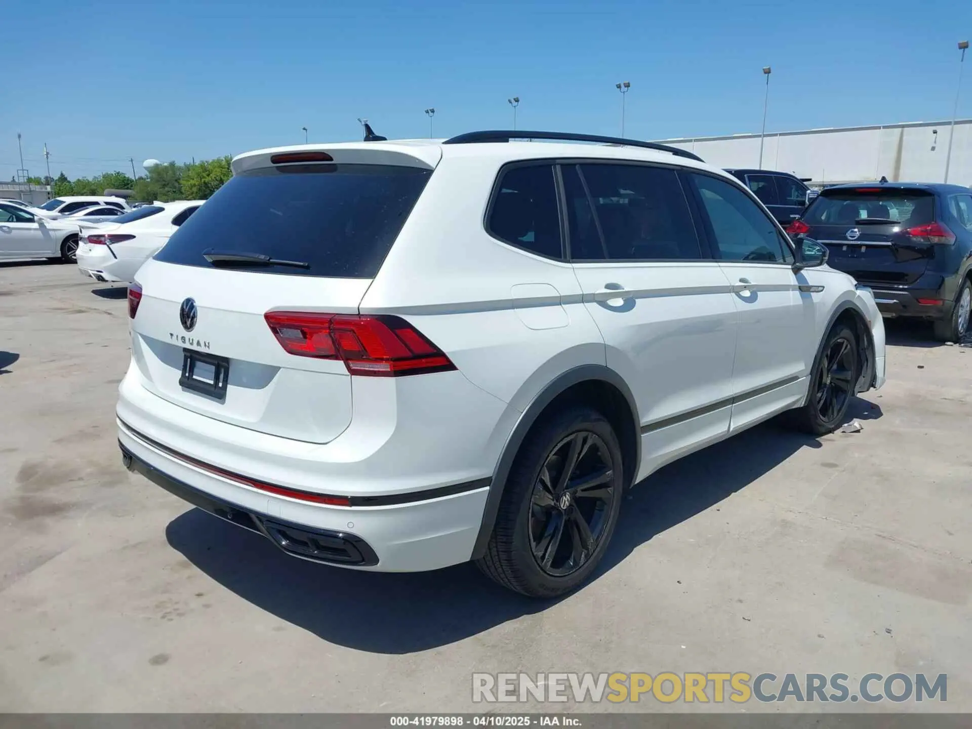 4 fotografías del automóvil dañado 3VVCB7AX8RM127246 VOLKSWAGEN TIGUAN 2024