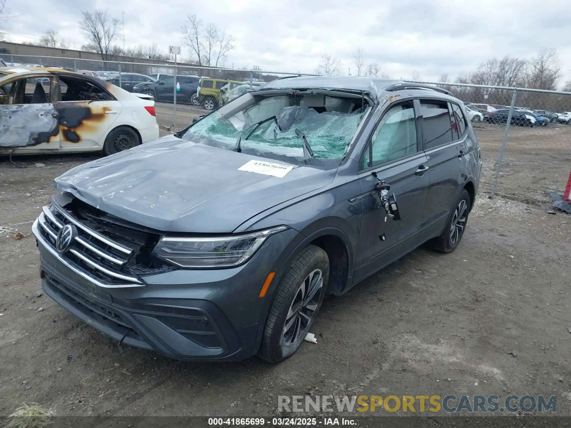 2 fotografías del automóvil dañado 3VVFB7AX5RM188177 VOLKSWAGEN TIGUAN 2024