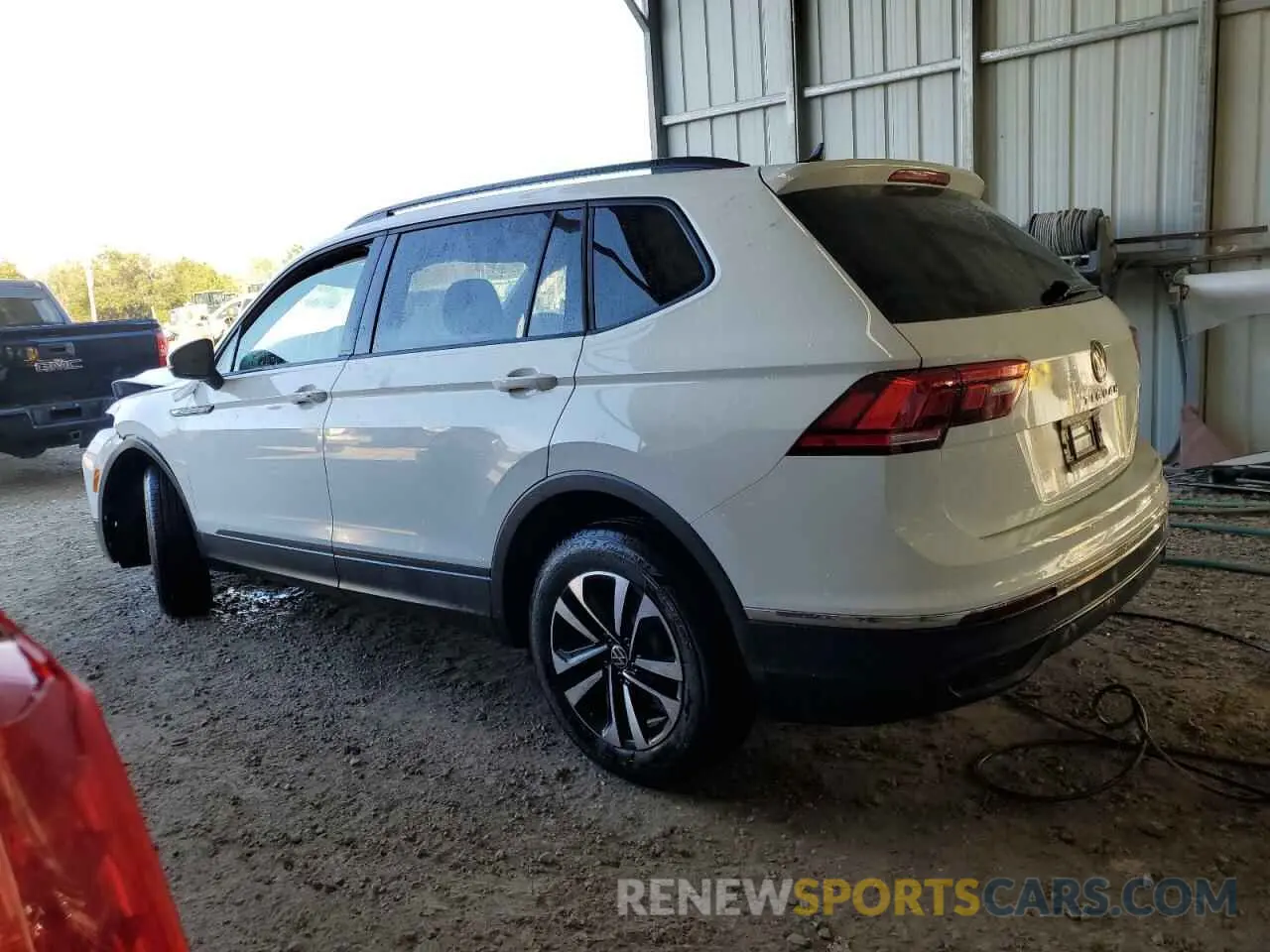2 fotografías del automóvil dañado 3VVFB7AX7RM046672 VOLKSWAGEN TIGUAN 2024