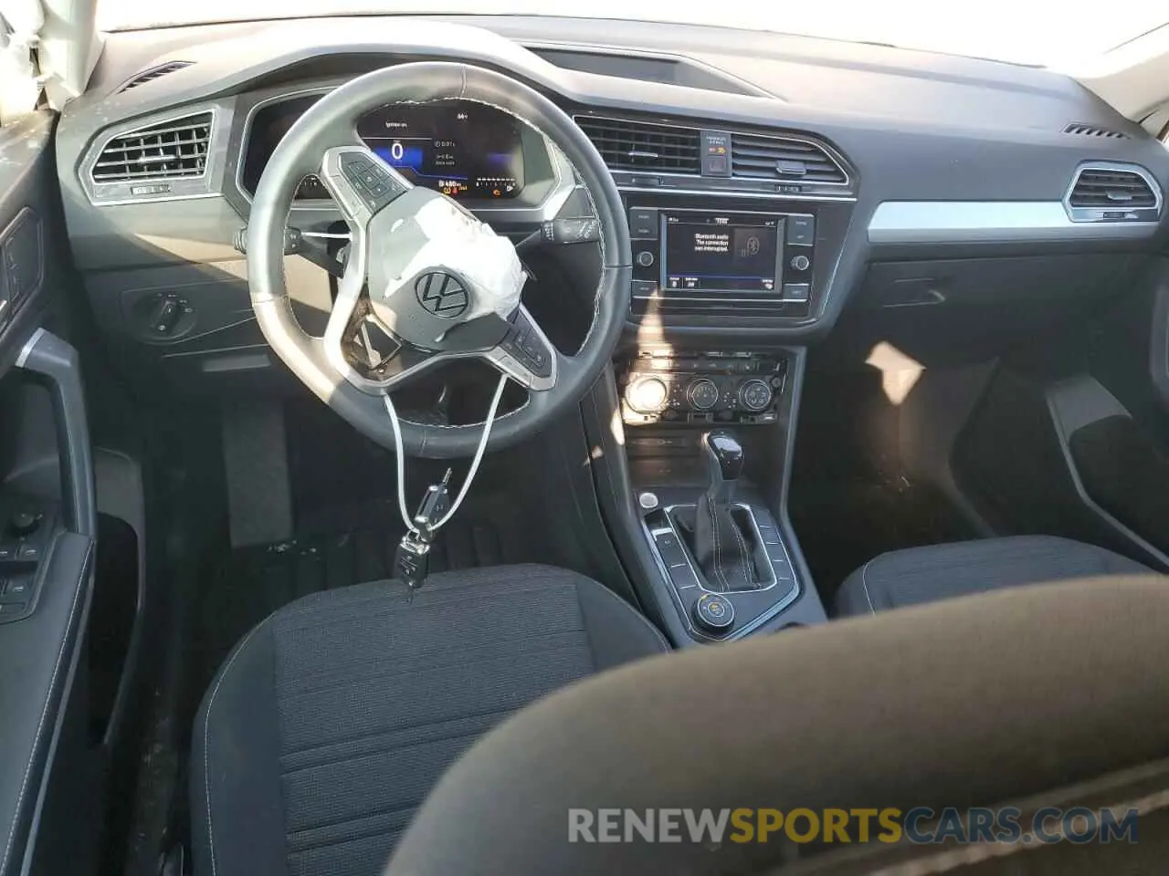 8 fotografías del automóvil dañado 3VVFB7AX7RM046672 VOLKSWAGEN TIGUAN 2024