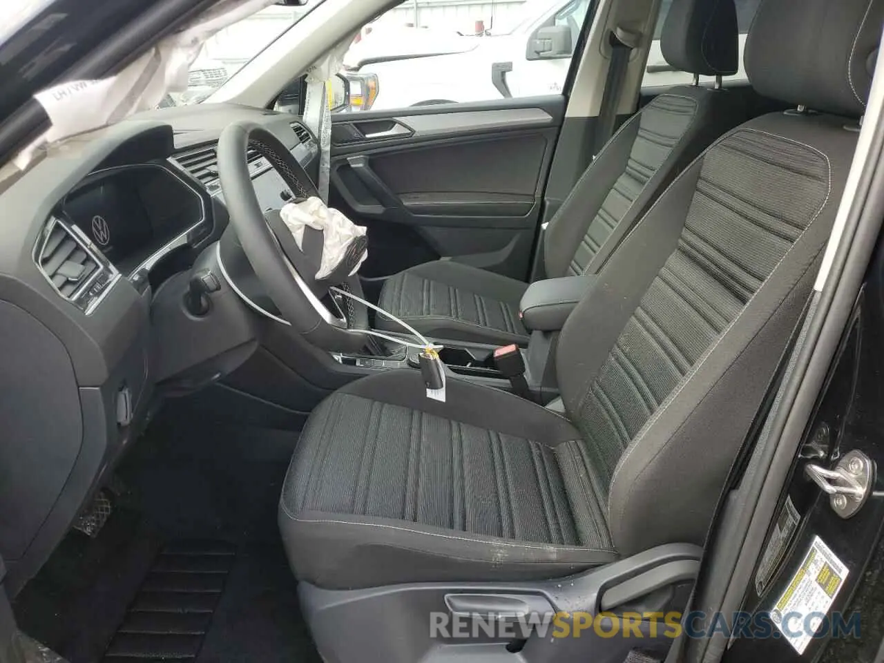 7 fotografías del automóvil dañado 3VVFB7AX9RM114972 VOLKSWAGEN TIGUAN 2024