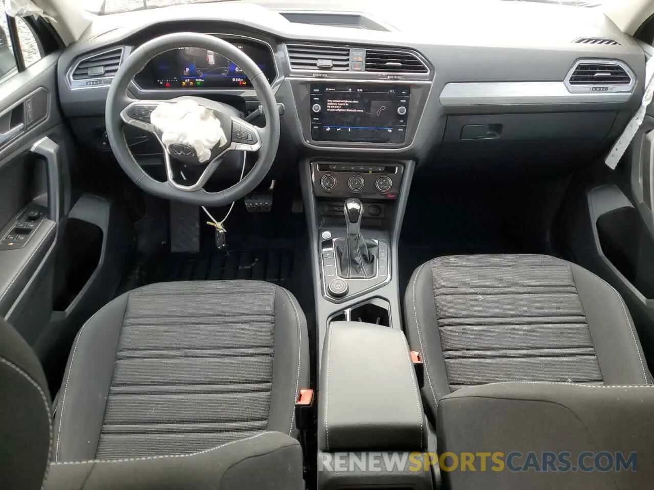 8 fotografías del automóvil dañado 3VVFB7AX9RM114972 VOLKSWAGEN TIGUAN 2024
