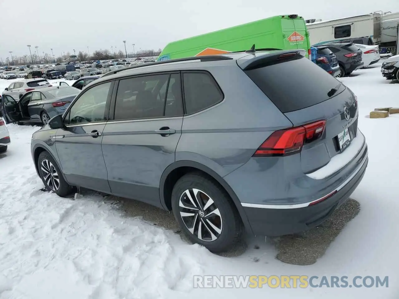 2 fotografías del automóvil dañado 3VVFB7AXXRM157734 VOLKSWAGEN TIGUAN 2024