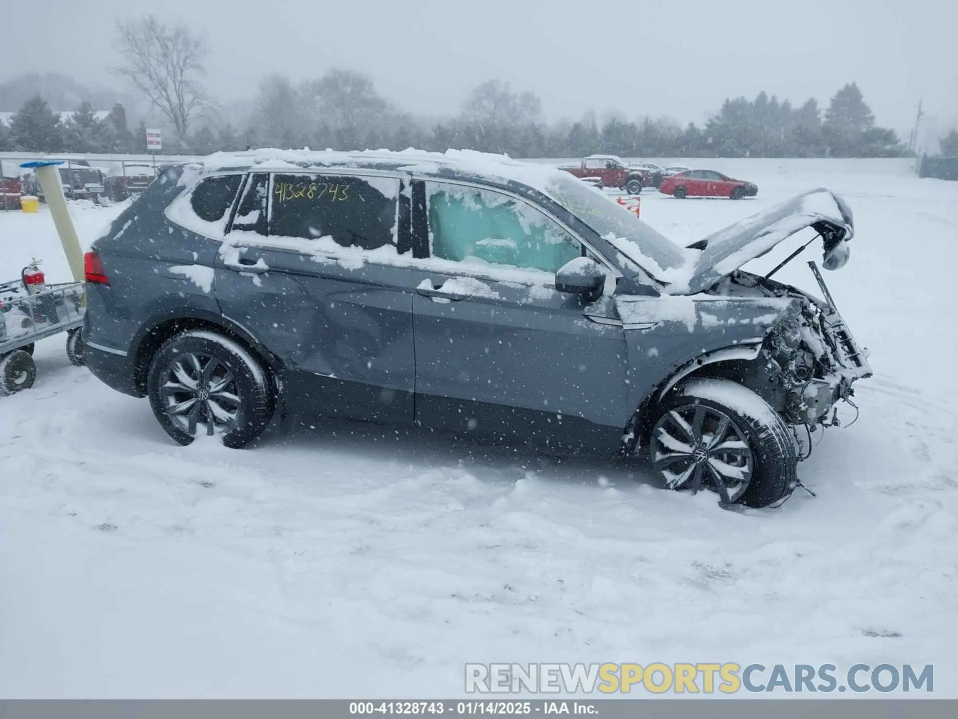 14 fotografías del automóvil dañado 3VVMB7AX2RM057165 VOLKSWAGEN TIGUAN 2024