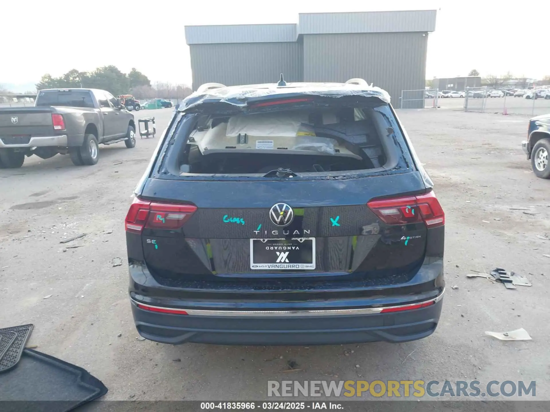 17 fotografías del automóvil dañado 3VVMB7AX6RM176241 VOLKSWAGEN TIGUAN 2024