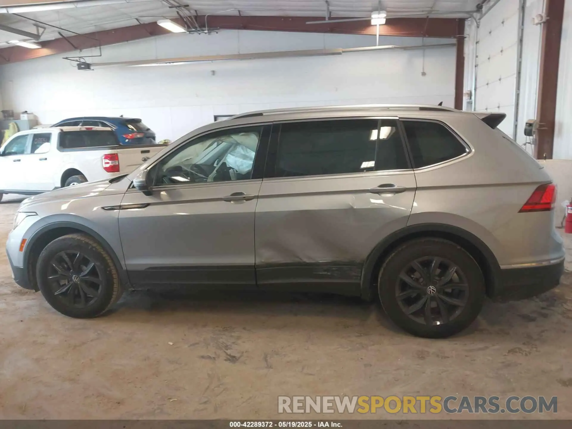 14 fotografías del automóvil dañado 3VVMB7AX7RM168679 VOLKSWAGEN TIGUAN 2024