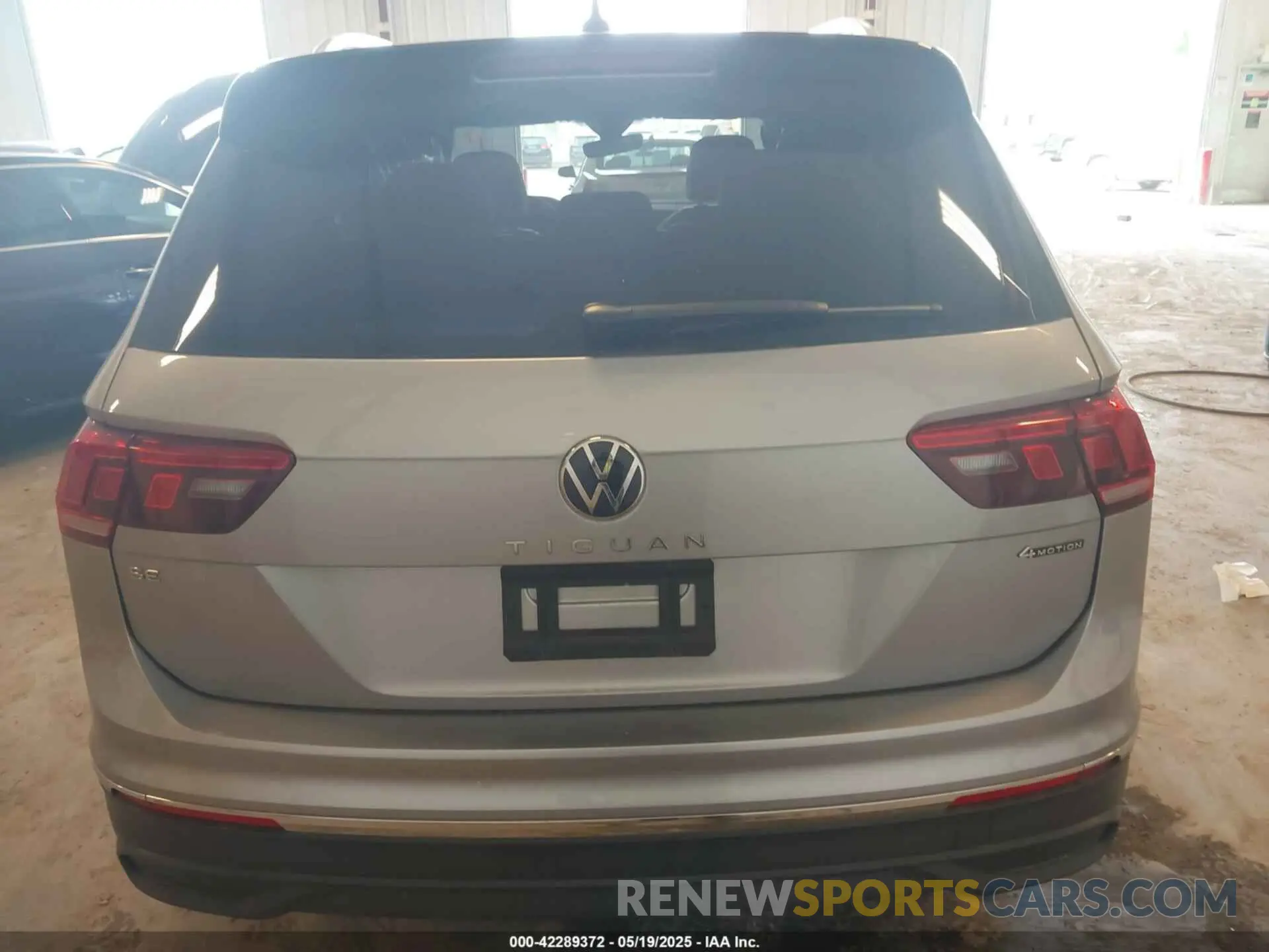 16 fotografías del automóvil dañado 3VVMB7AX7RM168679 VOLKSWAGEN TIGUAN 2024