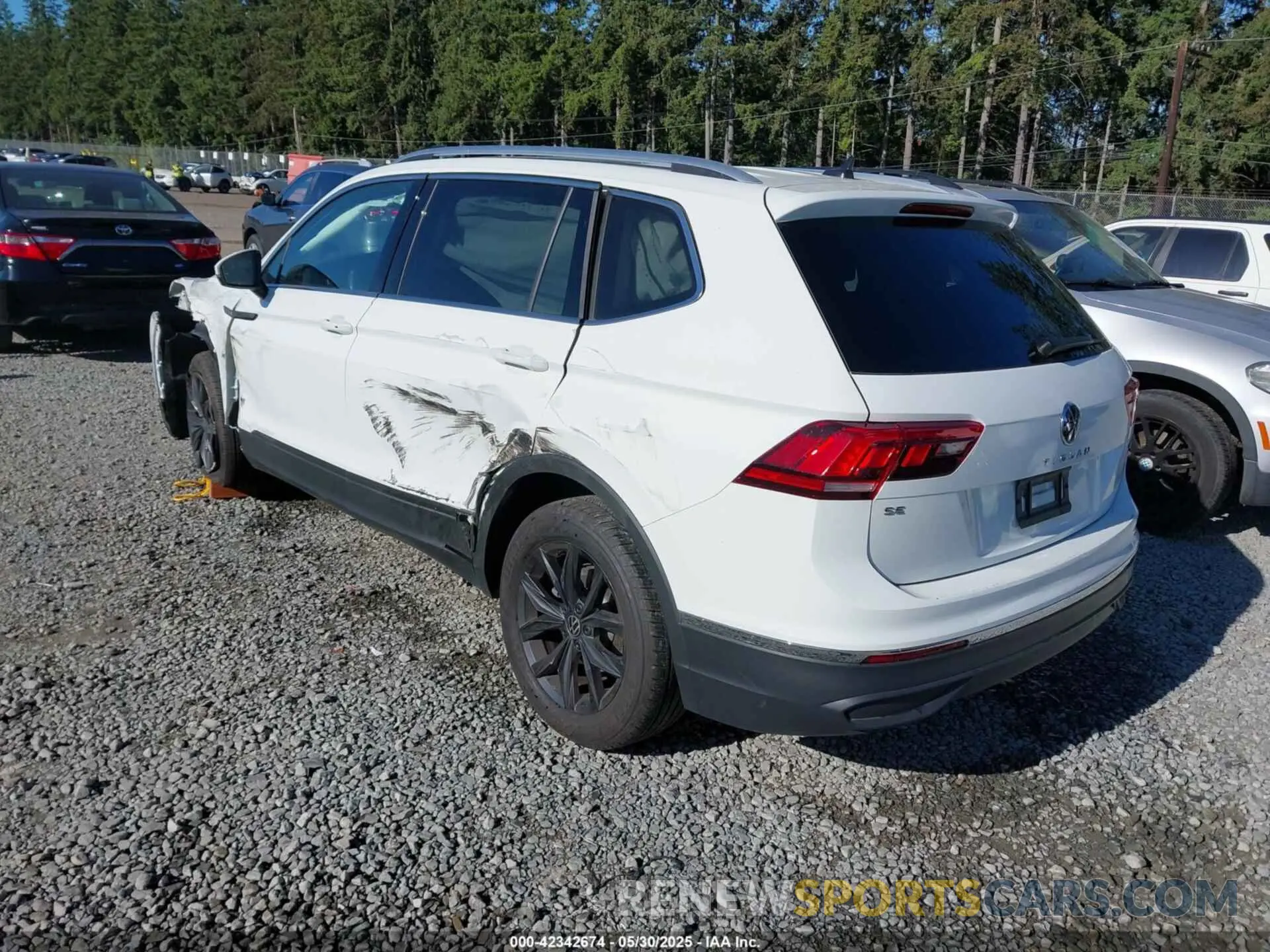 3 fotografías del automóvil dañado 3VVMB7AXXRM063988 VOLKSWAGEN TIGUAN 2024