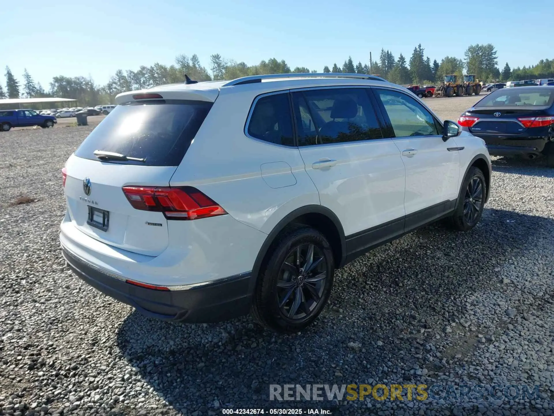 4 fotografías del automóvil dañado 3VVMB7AXXRM063988 VOLKSWAGEN TIGUAN 2024