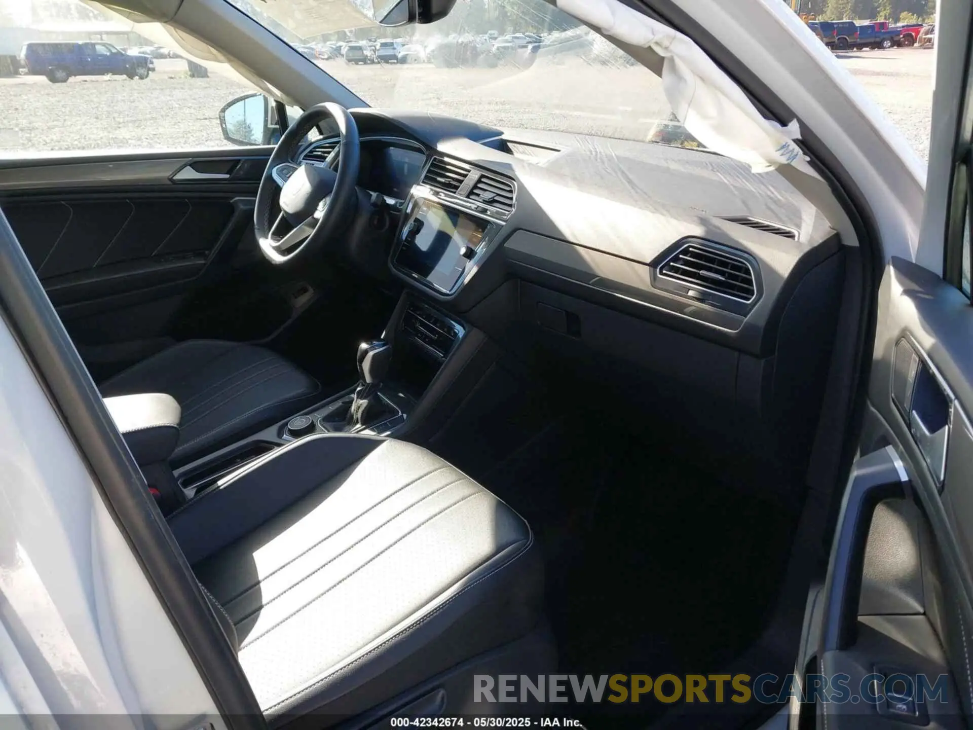 5 fotografías del automóvil dañado 3VVMB7AXXRM063988 VOLKSWAGEN TIGUAN 2024