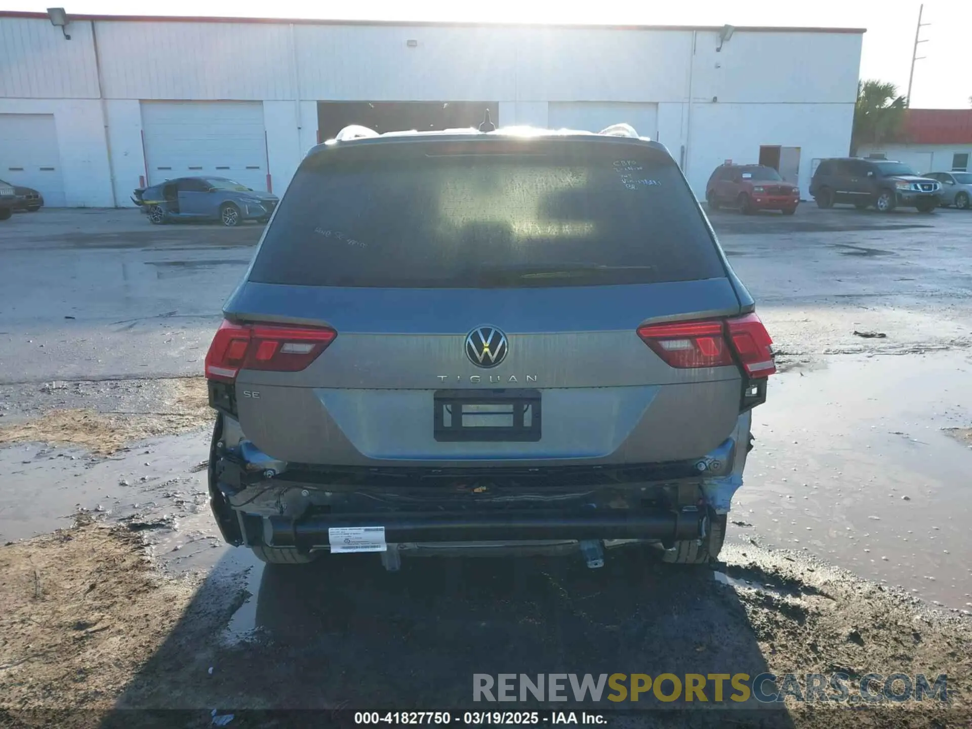 16 fotografías del automóvil dañado 3VVNB7AX5RM198591 VOLKSWAGEN TIGUAN 2024
