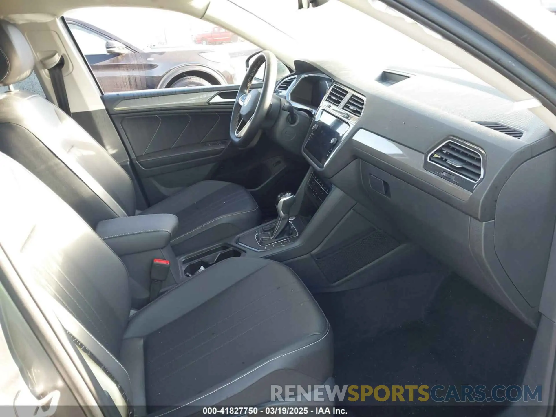 5 fotografías del automóvil dañado 3VVNB7AX5RM198591 VOLKSWAGEN TIGUAN 2024