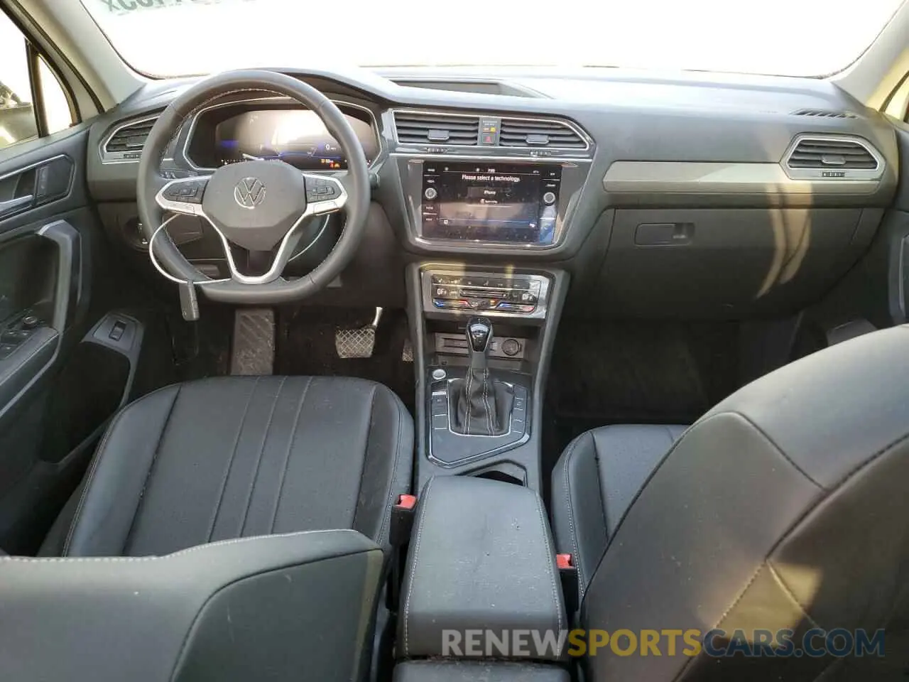8 fotografías del automóvil dañado 3VVNB7AX8RM013904 VOLKSWAGEN TIGUAN 2024