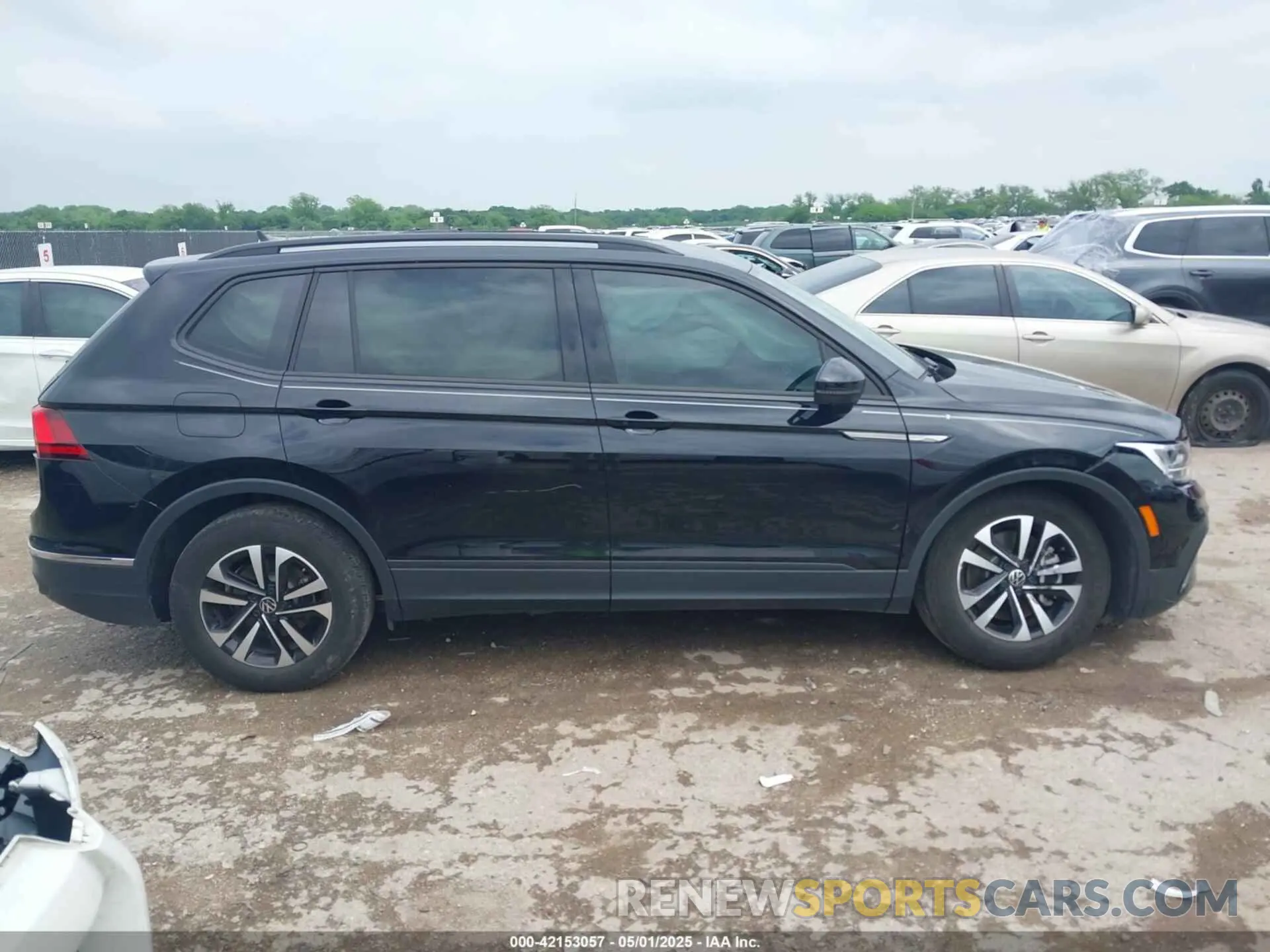 13 fotografías del automóvil dañado 3VVRB7AX0RM037888 VOLKSWAGEN TIGUAN 2024