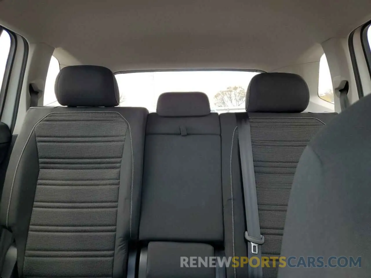 10 fotografías del automóvil dañado 3VVRB7AX0RM068557 VOLKSWAGEN TIGUAN 2024