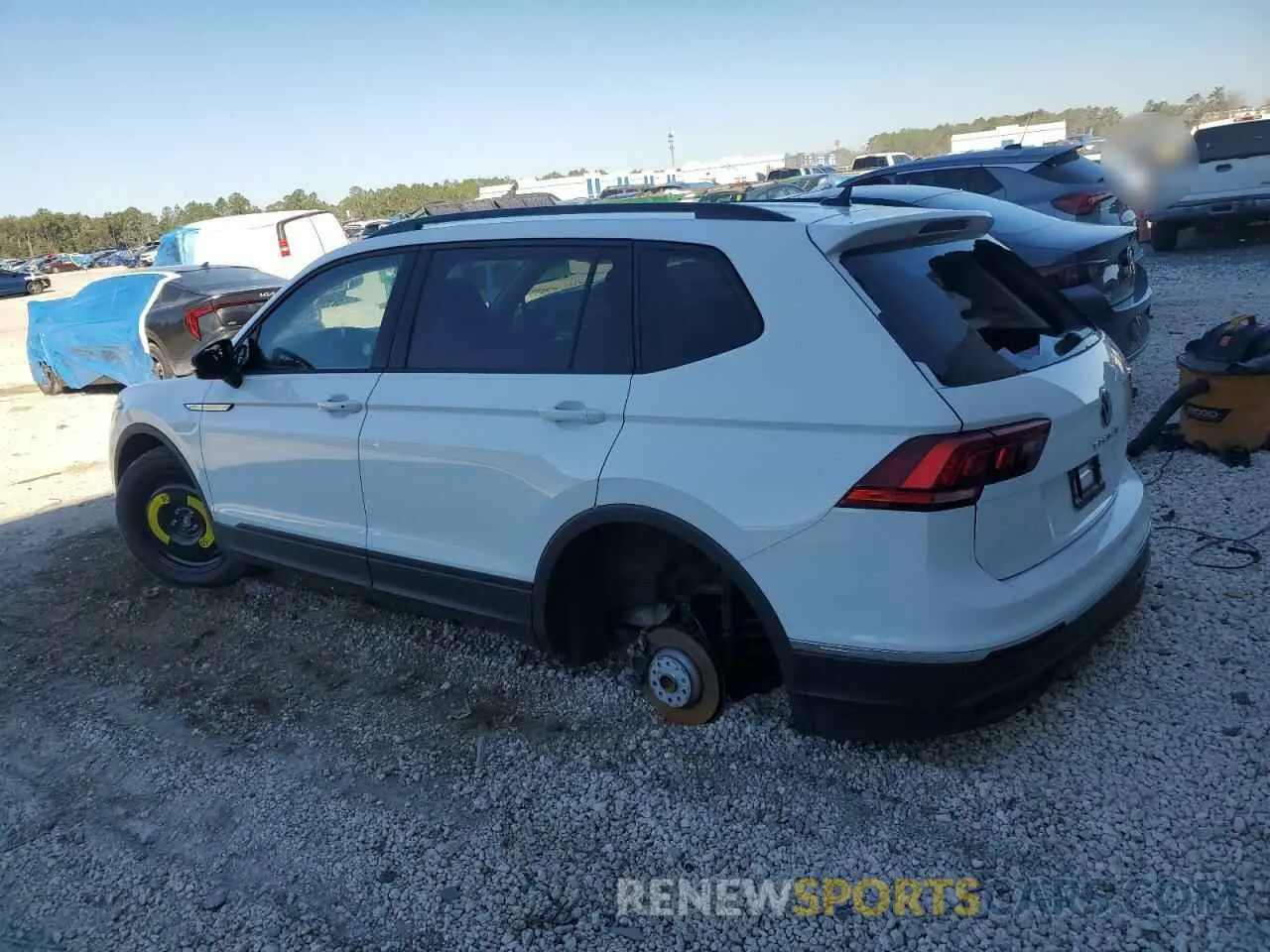 2 fotografías del automóvil dañado 3VVRB7AX0RM211572 VOLKSWAGEN TIGUAN 2024