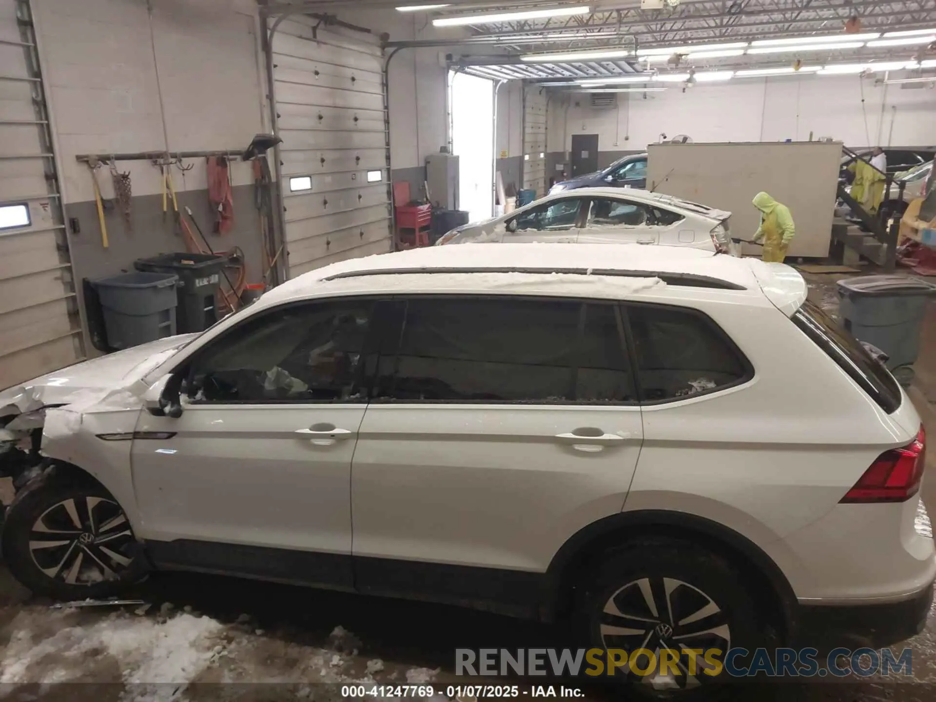 15 fotografías del automóvil dañado 3VVRB7AX1RM050617 VOLKSWAGEN TIGUAN 2024