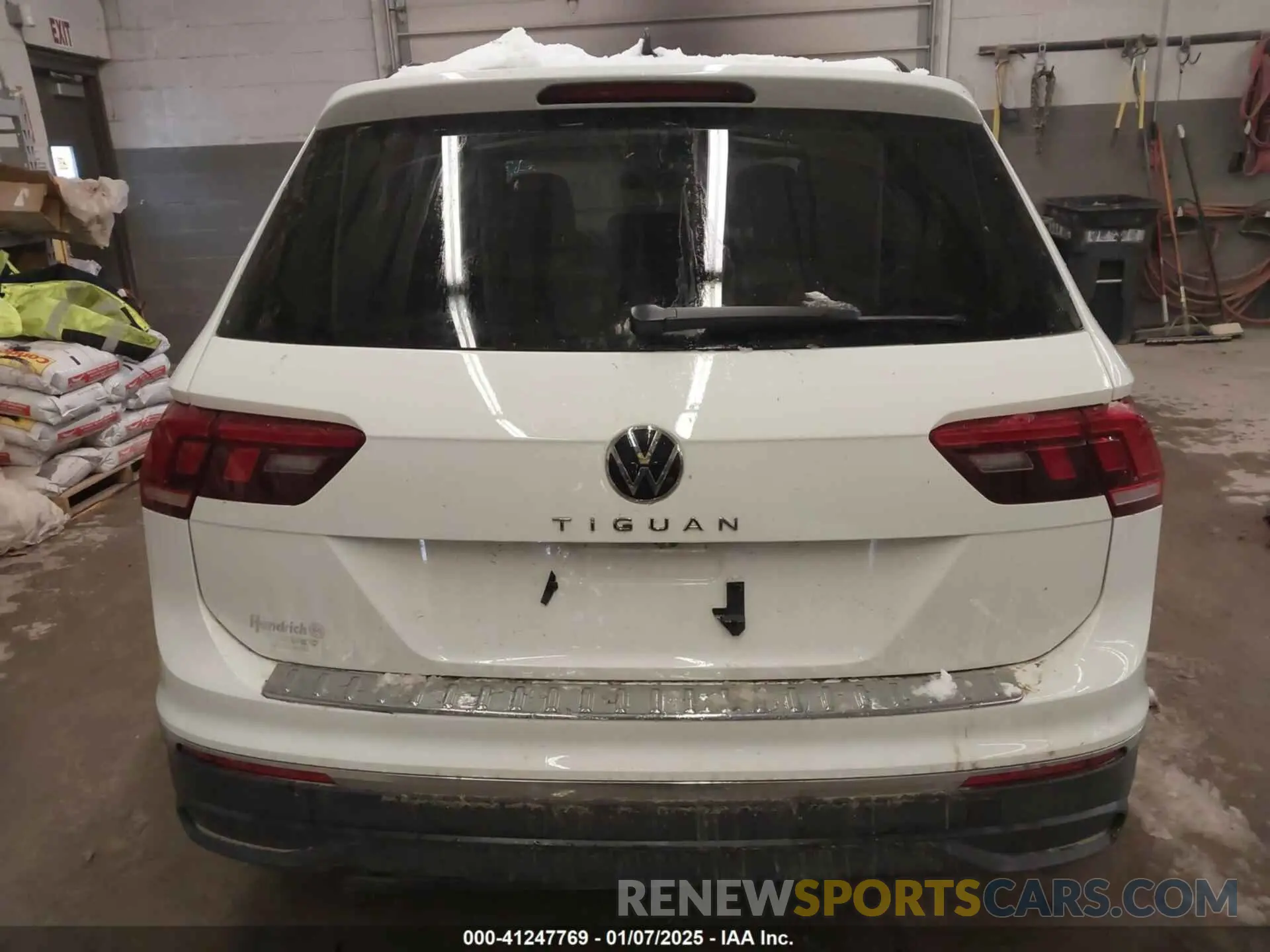 17 fotografías del automóvil dañado 3VVRB7AX1RM050617 VOLKSWAGEN TIGUAN 2024