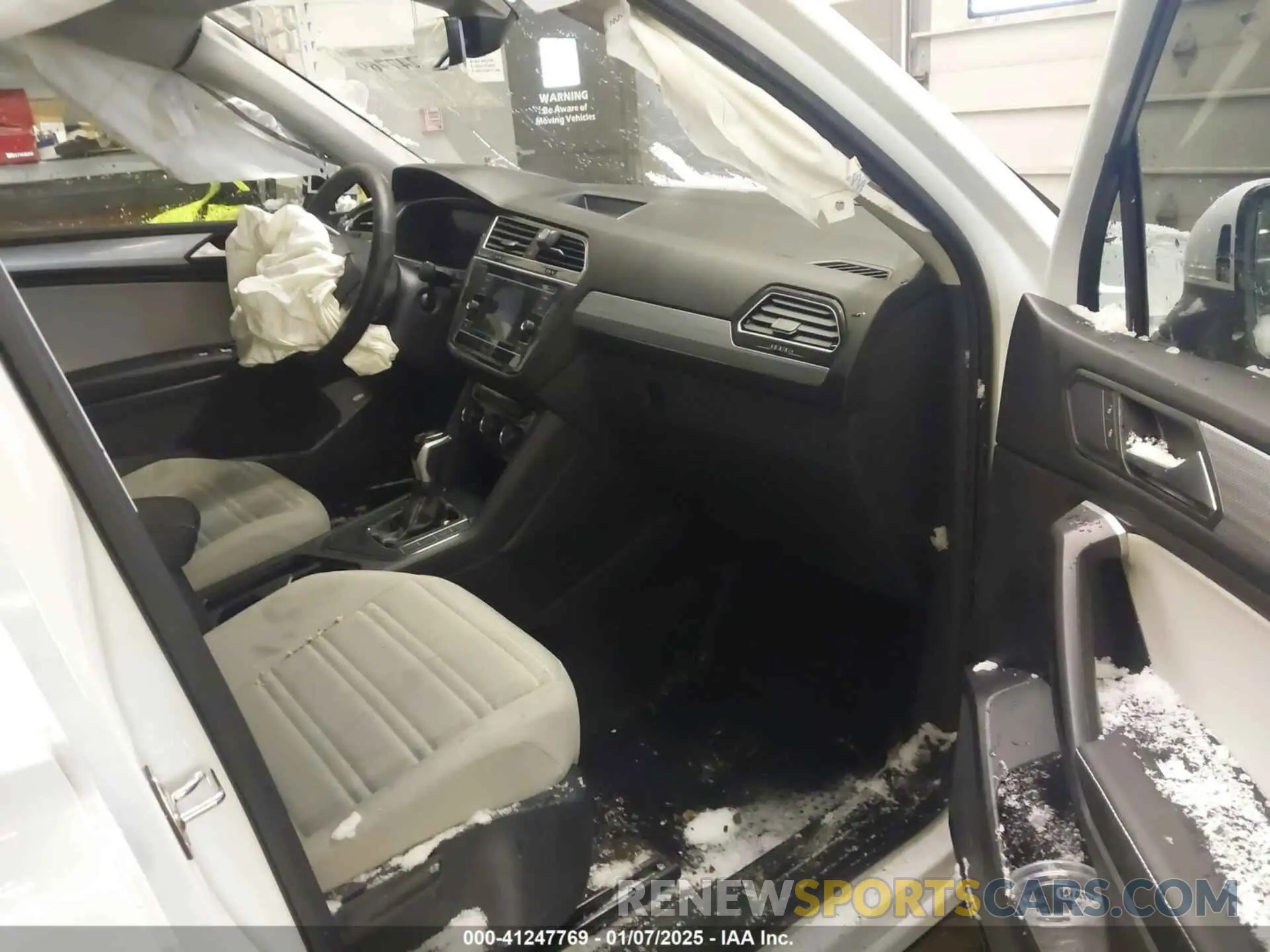 5 fotografías del automóvil dañado 3VVRB7AX1RM050617 VOLKSWAGEN TIGUAN 2024
