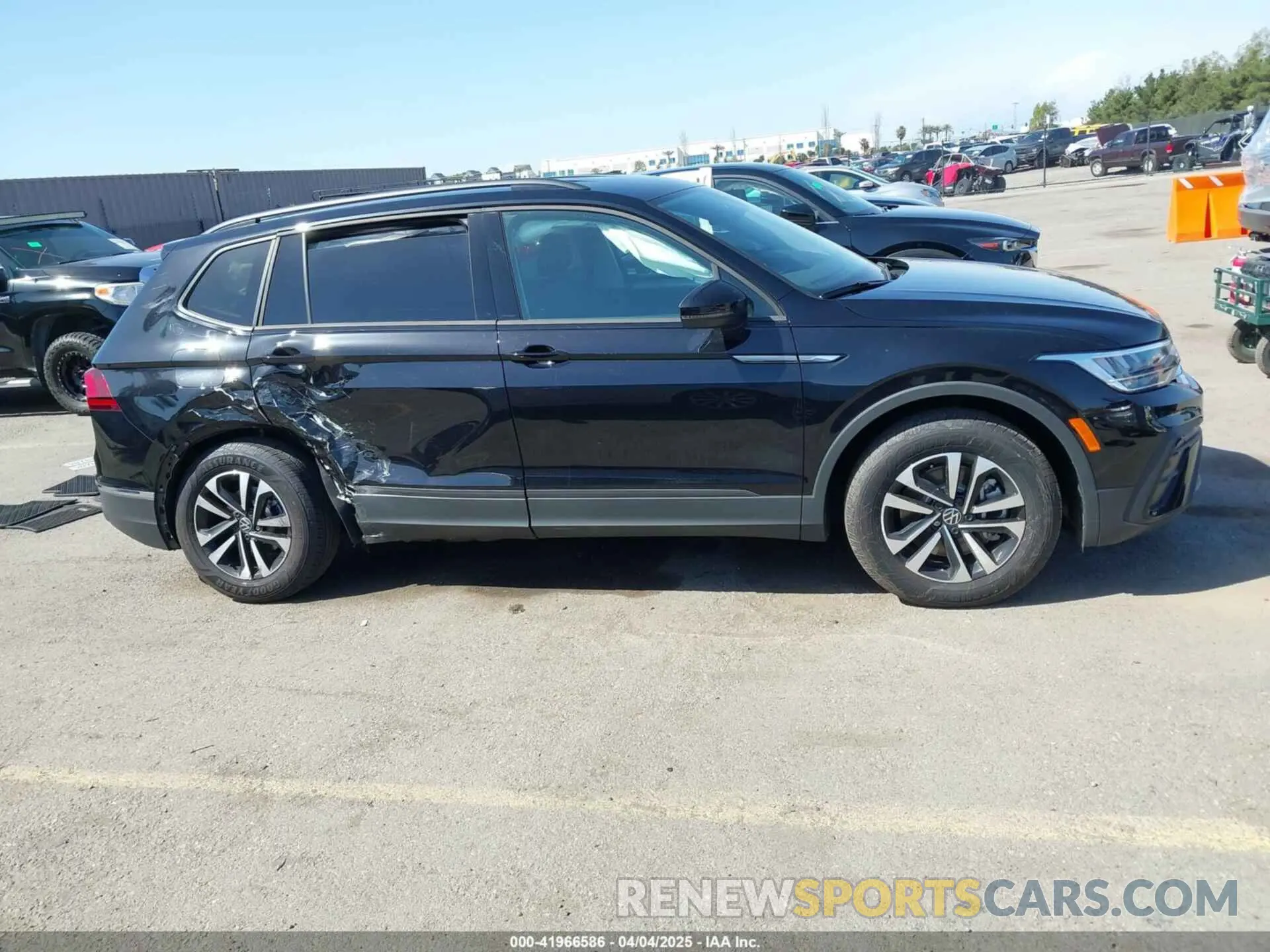 14 fotografías del automóvil dañado 3VVRB7AX1RM136302 VOLKSWAGEN TIGUAN 2024